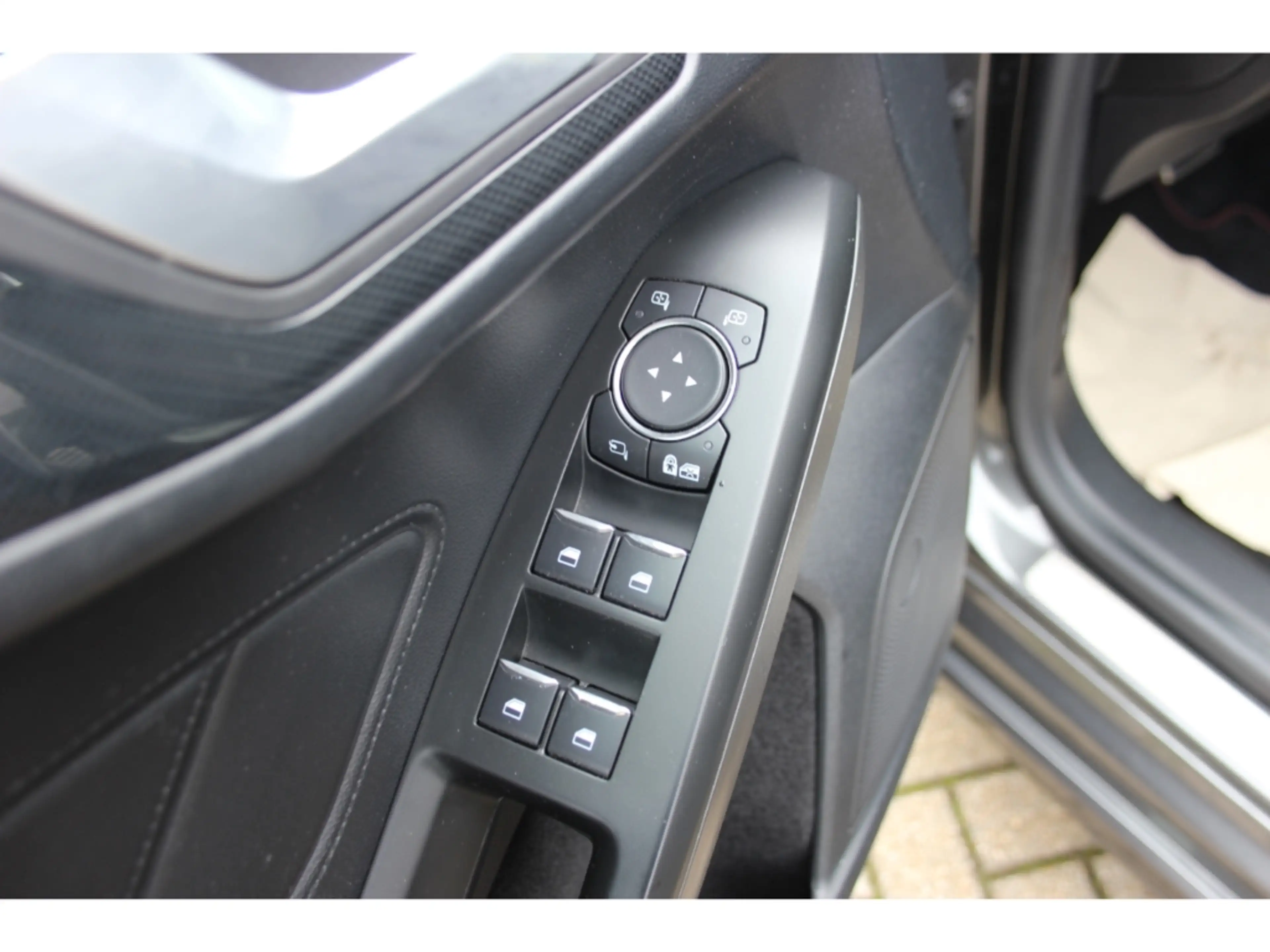 Ford Focus 2.0 Turnier ST-Line X LED AHZV — photo 7