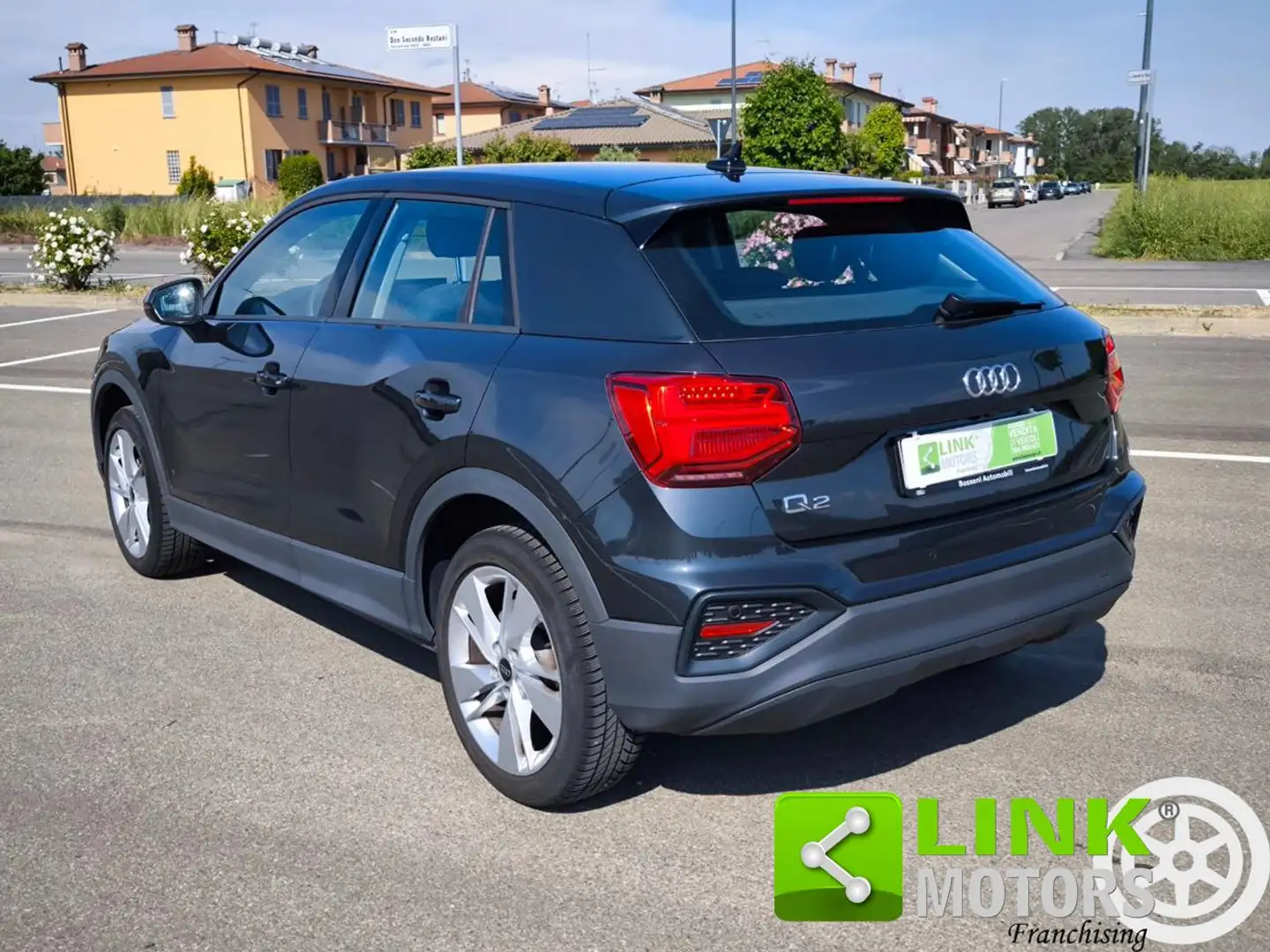 Audi Q2 30 TDI Business S tronic Fatturabile Gris - 2