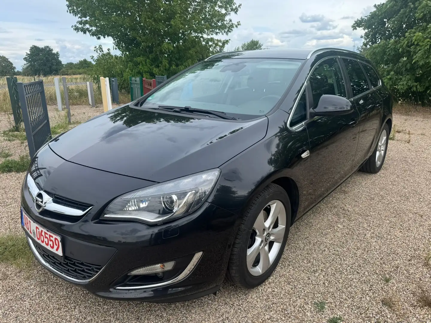 Opel Astra 1.6 CDTI DPF FLEX Sports TourerStart/Stop Exklusiv Schwarz - 1