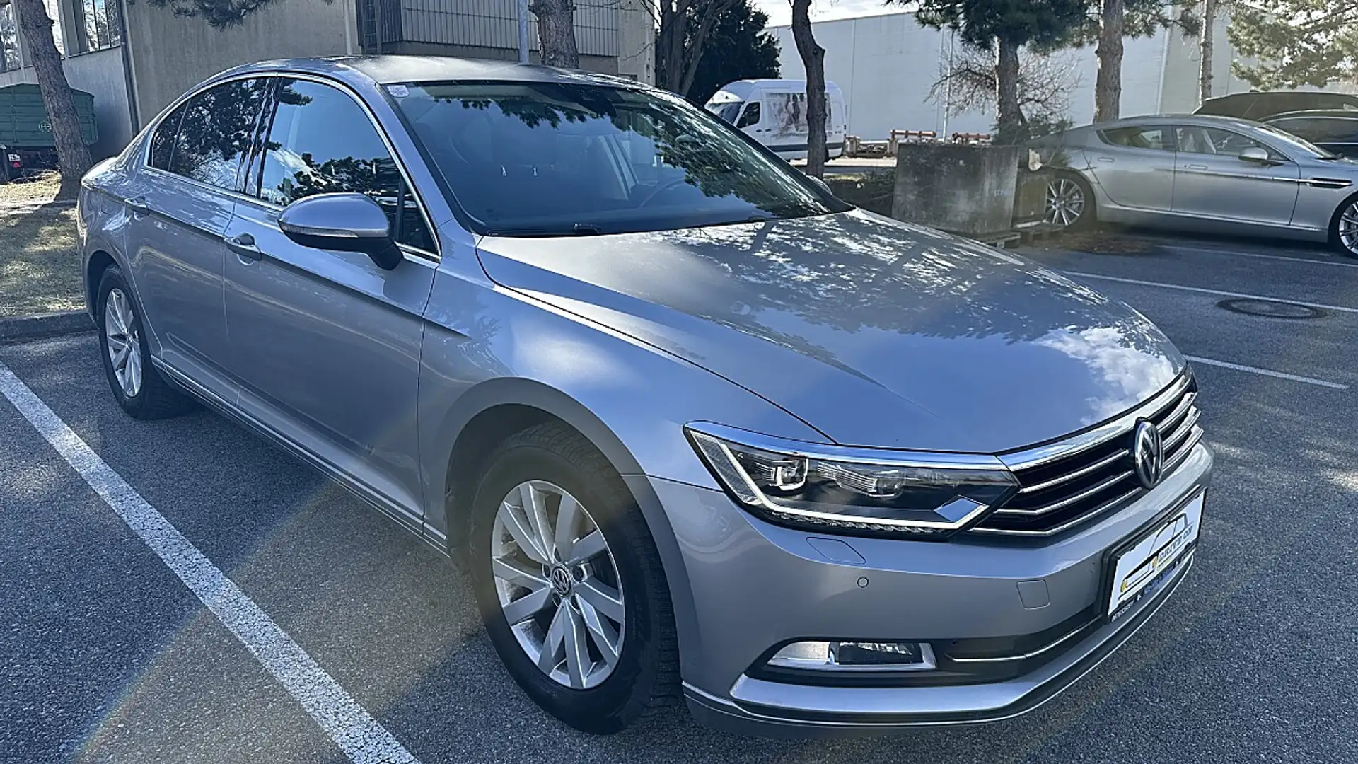 Volkswagen Passat 2.0 *TDI DSG*Bluemotion Technology PA*Kamera*AC... Grau - 1