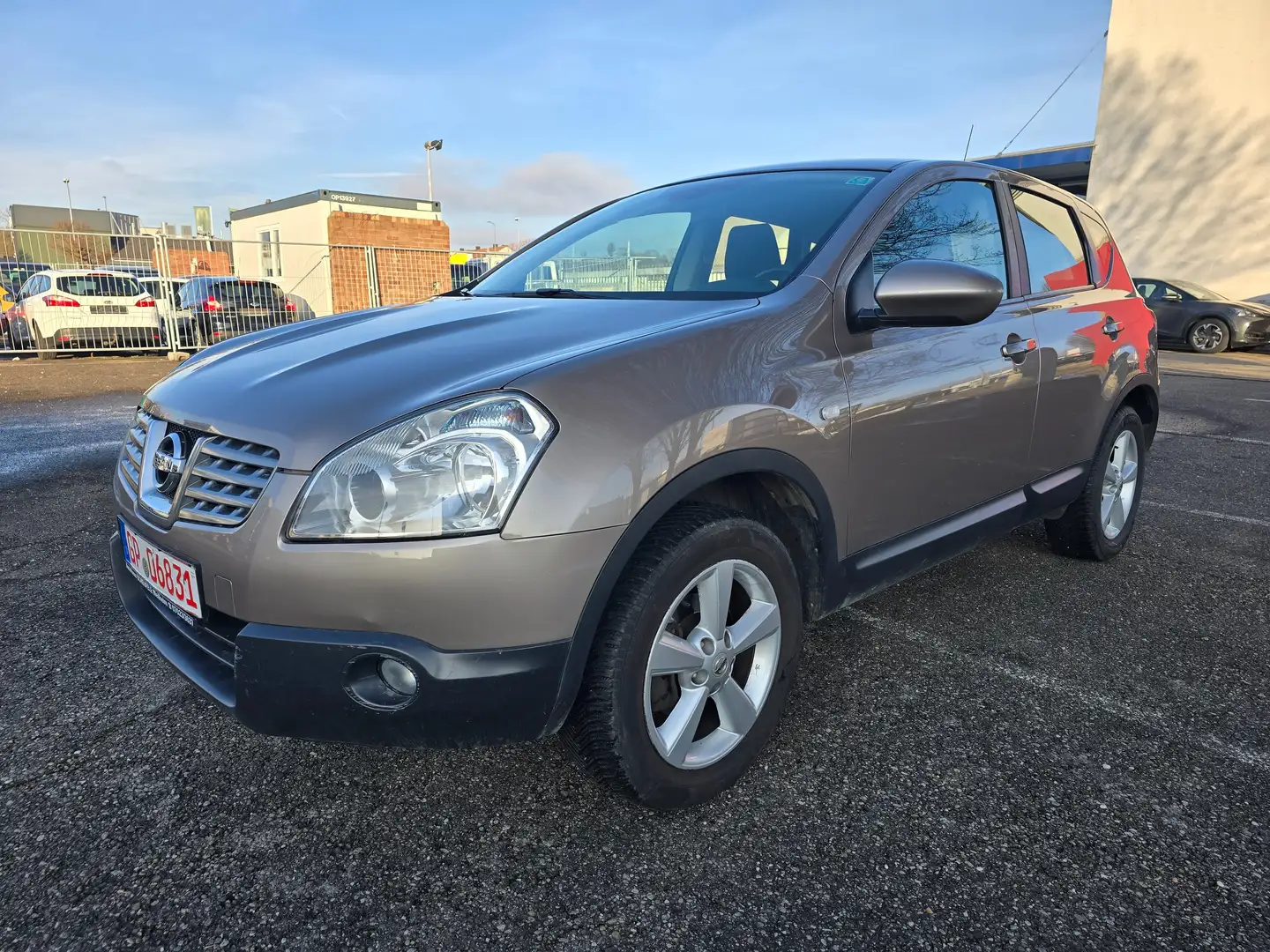 Nissan Qashqai Qashqai 2.0 4X4 Automatik klima Braun - 1