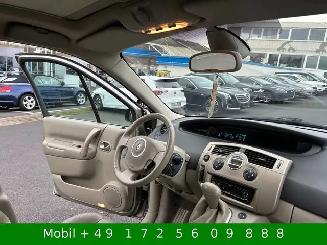 Renault Scenic view 12