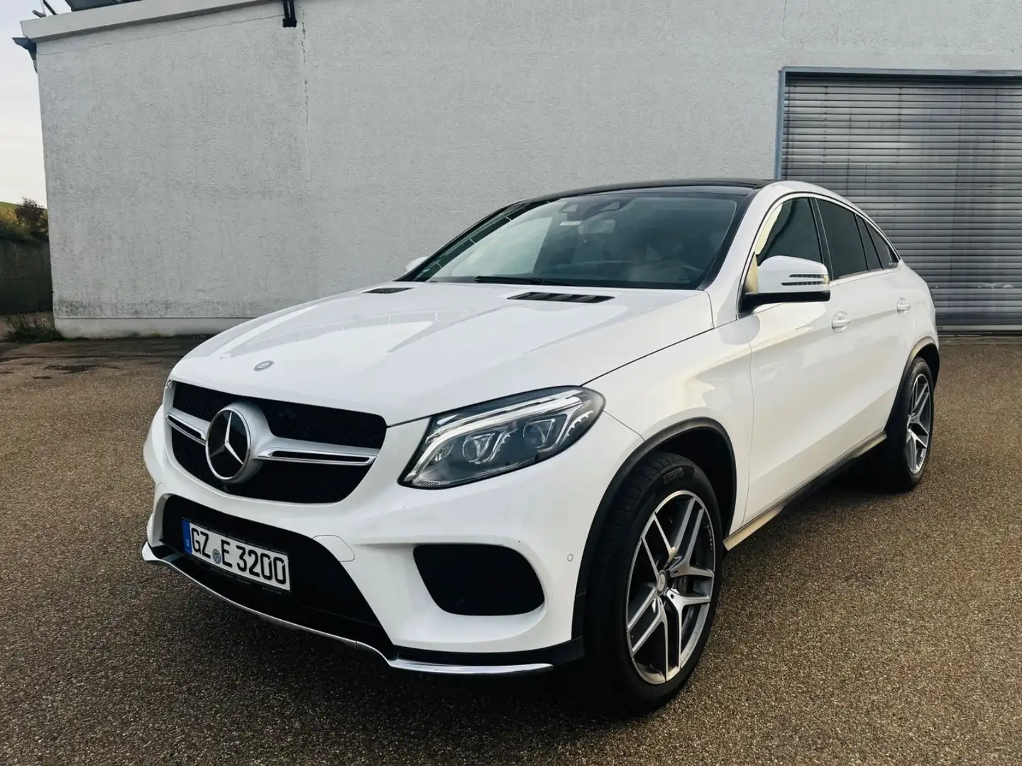 Mercedes-Benz GLE 350 d 4Matic Coupe AMG*Pano-AHK* Blanc - 1