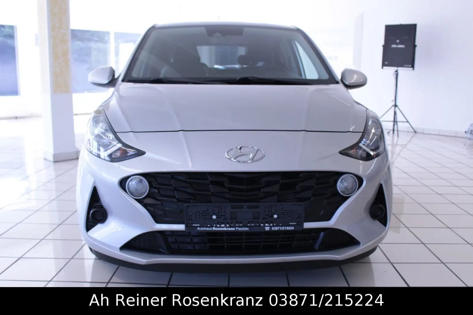 Hyundai i10 Select Allwetterbereif. Sitz/Lenkradheiz.DAB Silber - 2