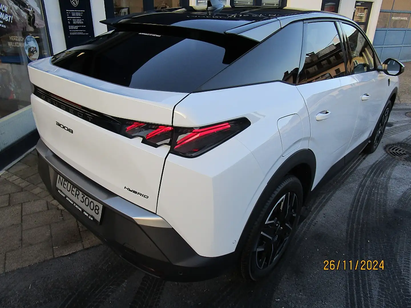 Peugeot 3008 Hybrid 136 E-DCS6 GT Aut. Weiß - 2