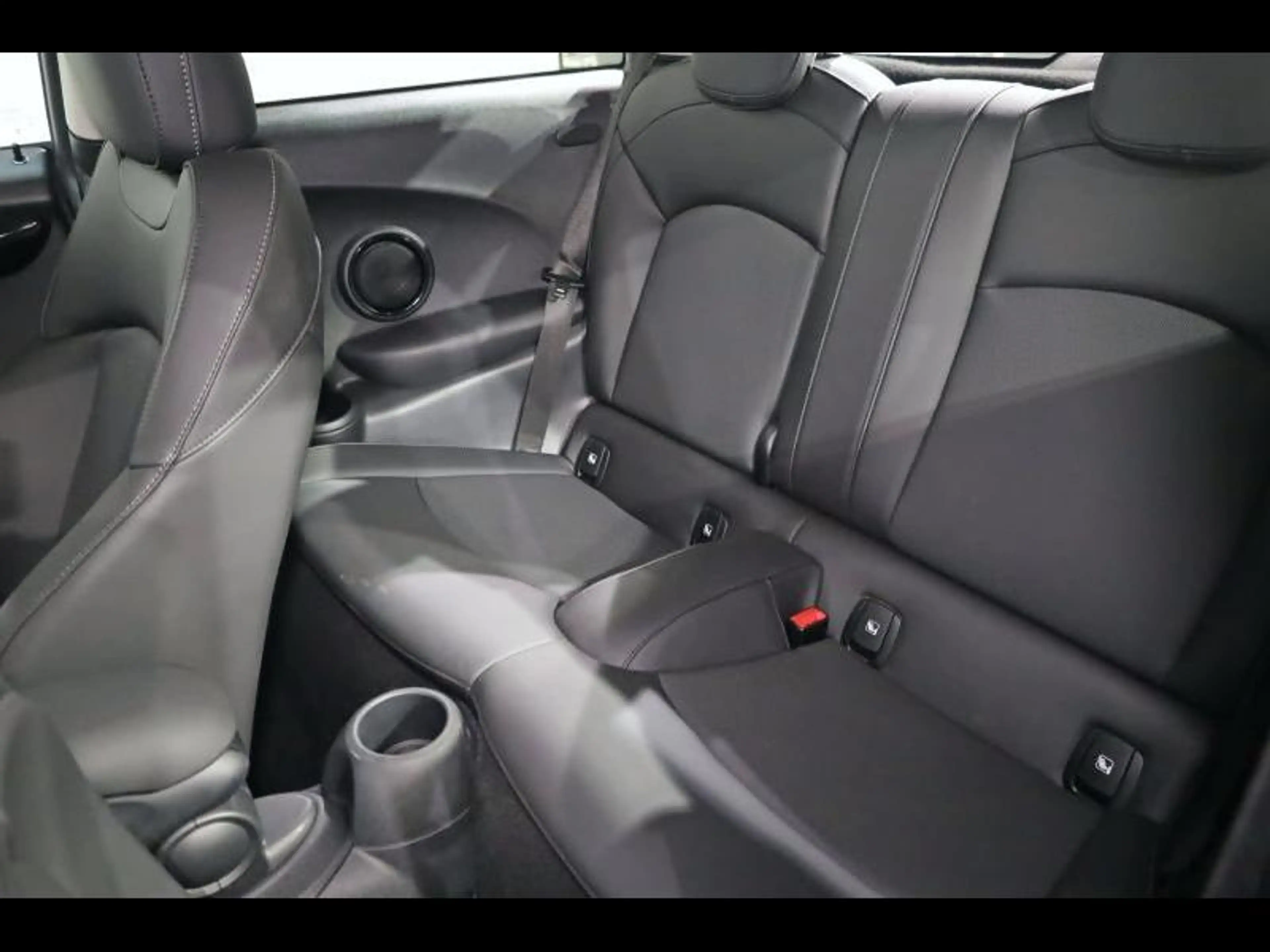 MINI Cooper SE Hatch 3 Portes — photo 8