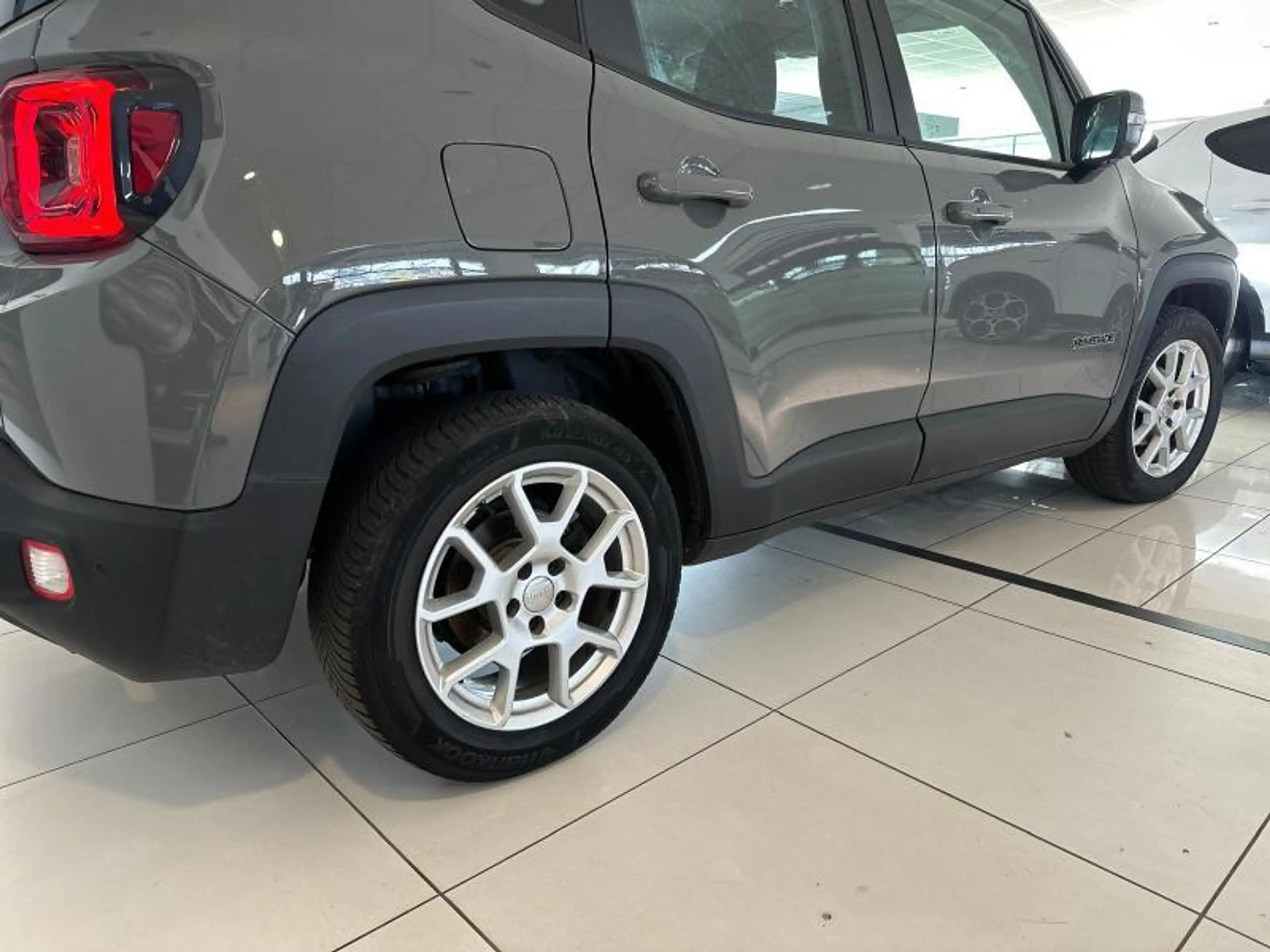 Jeep Renegade 1.0 T3 Longitude 5d 88kW — photo 5