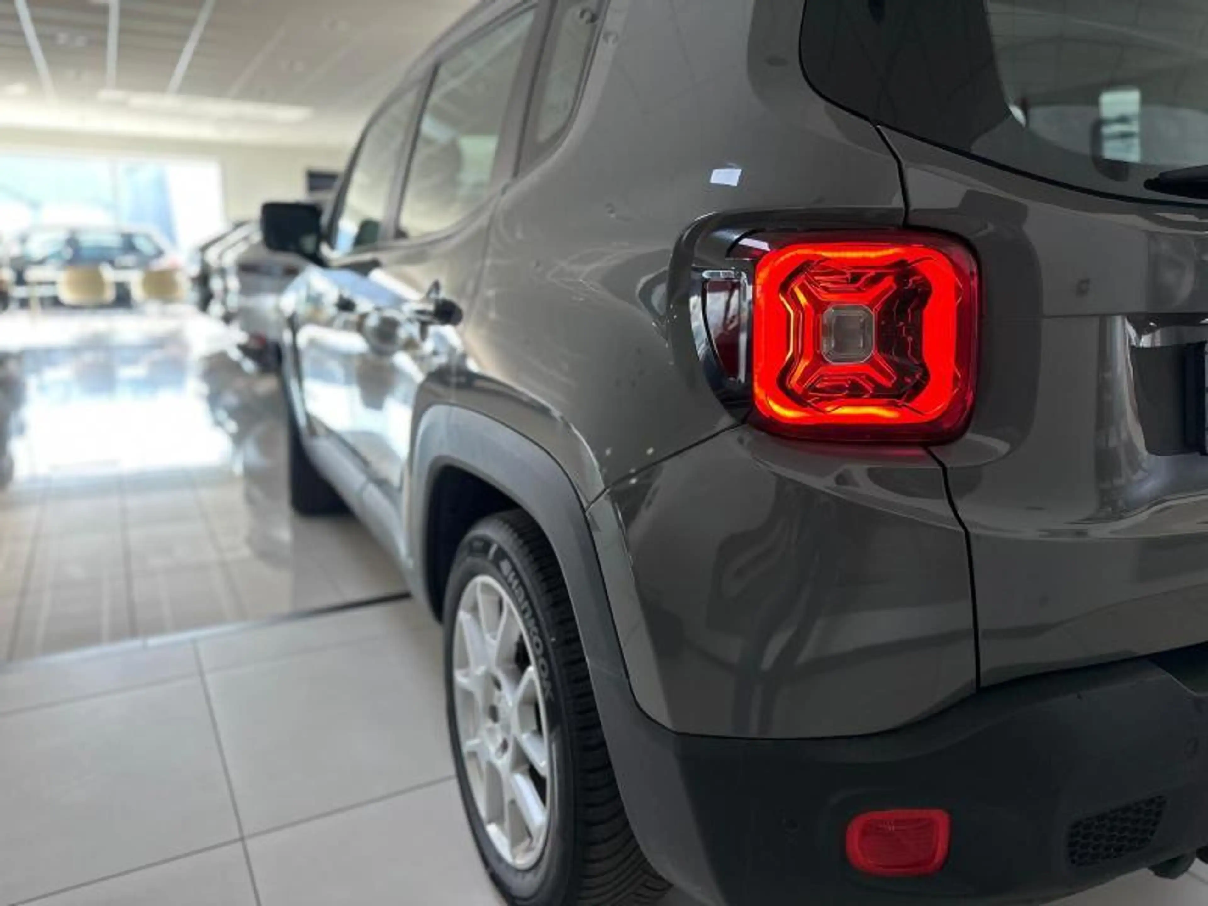 Jeep Renegade 1.0 T3 Longitude 5d 88kW — photo 4