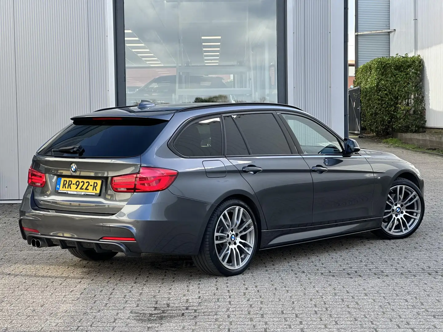 BMW 320 3-serie Touring 320i High Executive M-Pakket | NL- Gris - 2