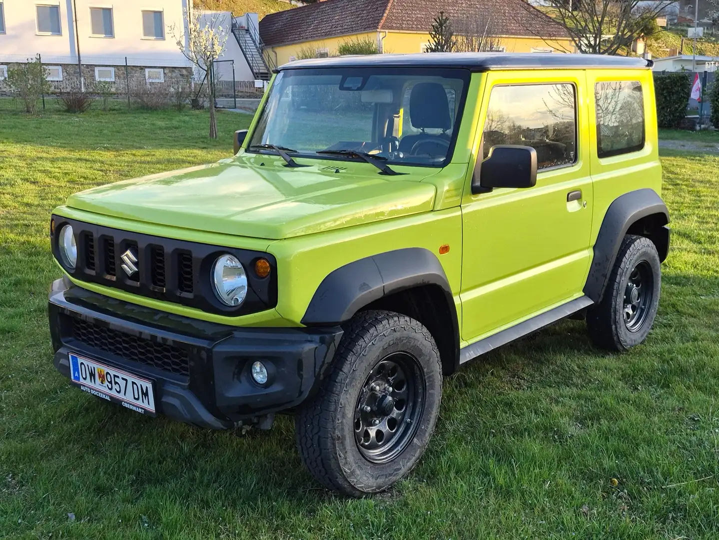Suzuki Jimny Jimny 1,5 VVT Allgrip Clear Clear Gelb - 1