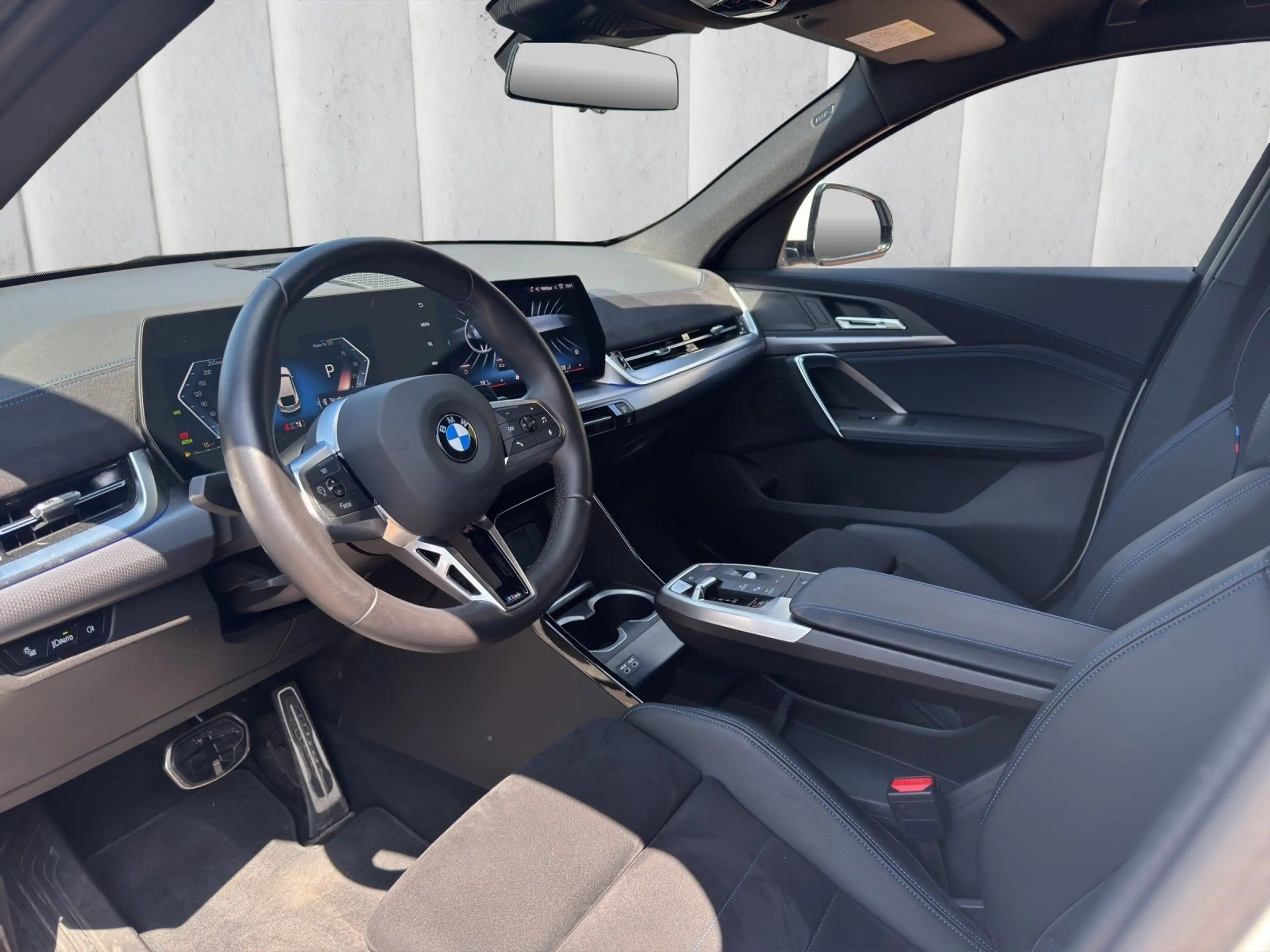 BMW X2 sDrive 18d M-Sportpaket Digitaltacho Kamera — photo 9