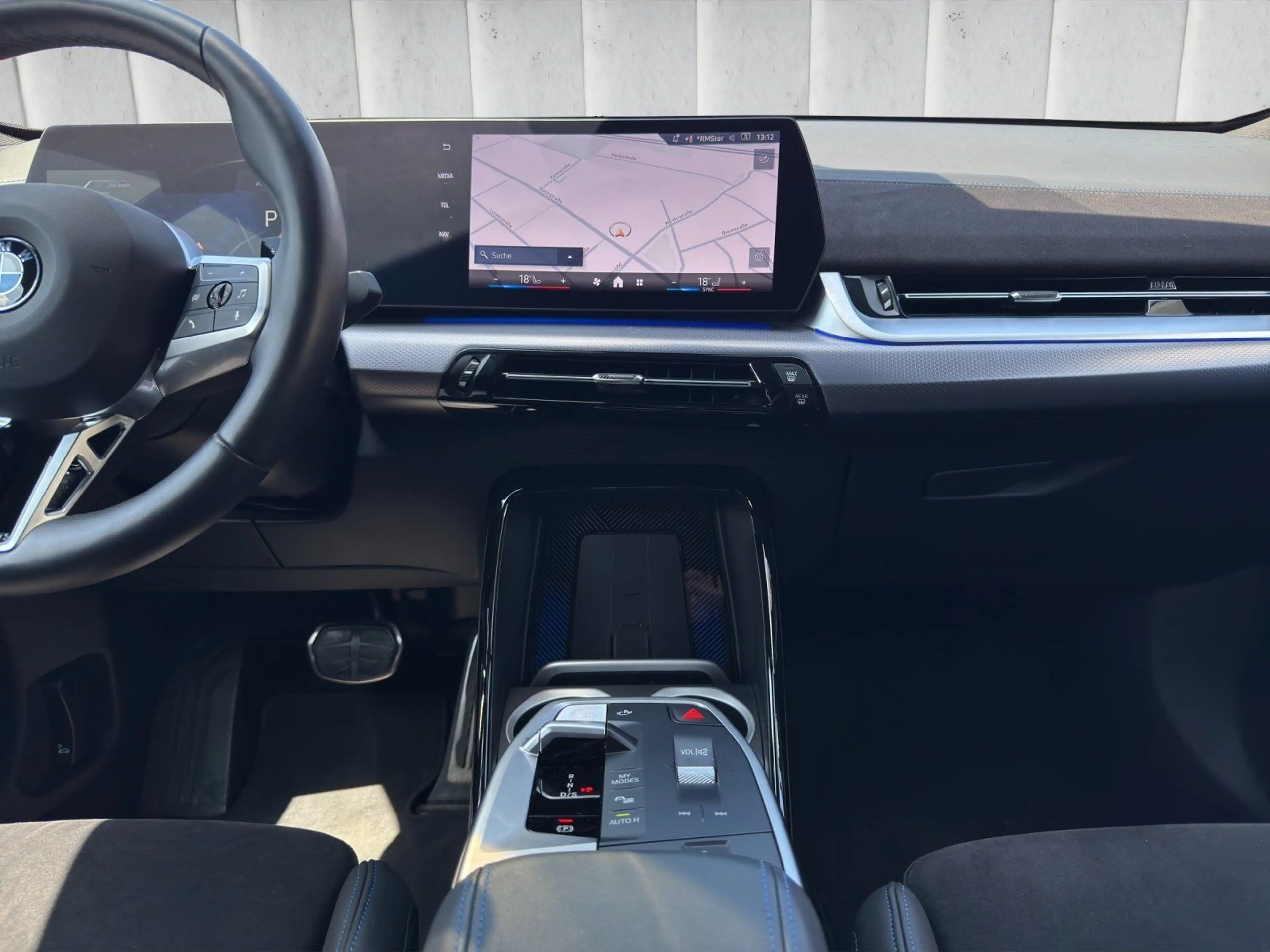 BMW X2 sDrive 18d M-Sportpaket Digitaltacho Kamera — photo 15