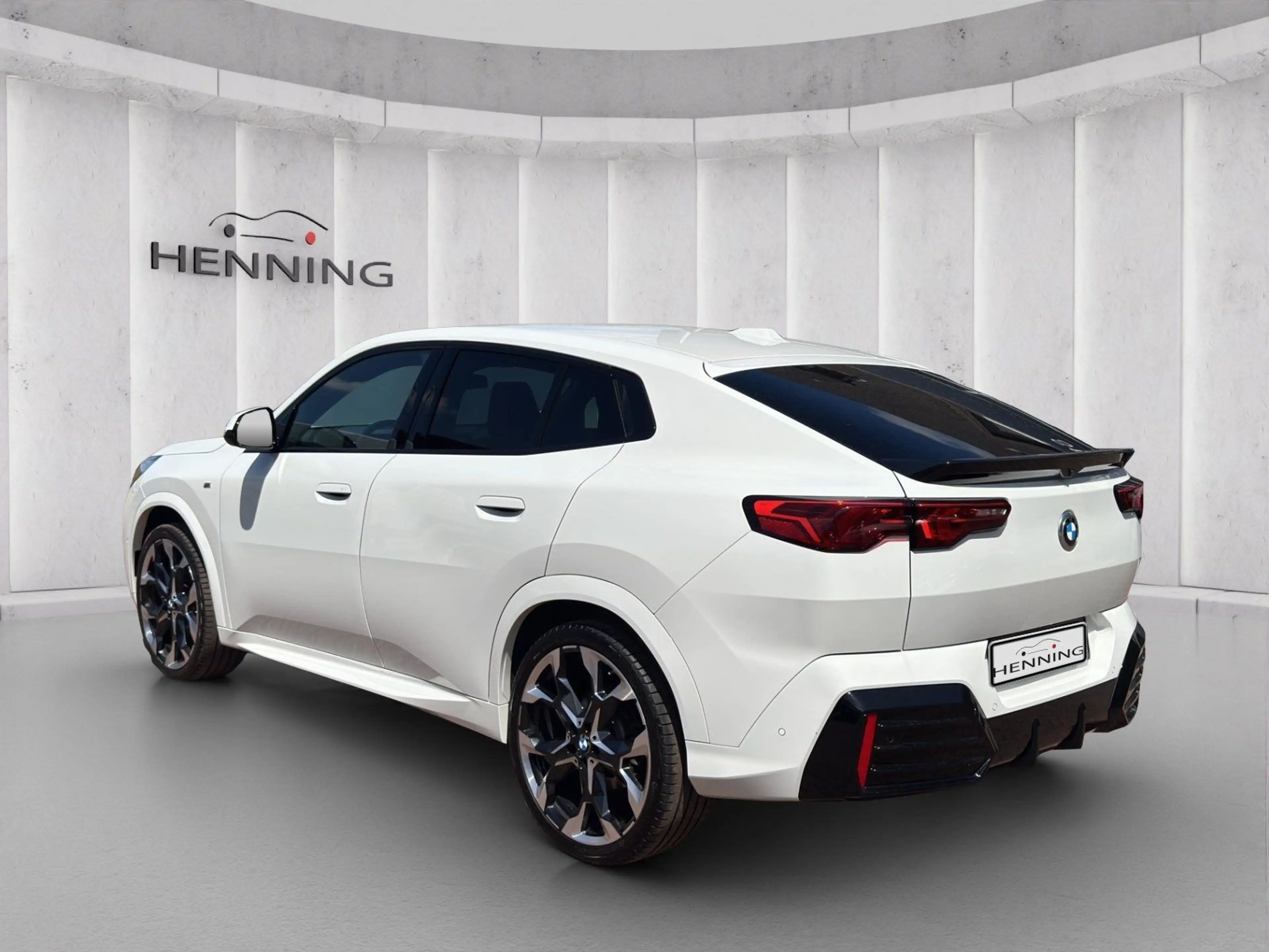 BMW X2 sDrive 18d M-Sportpaket Digitaltacho Kamera — photo 3