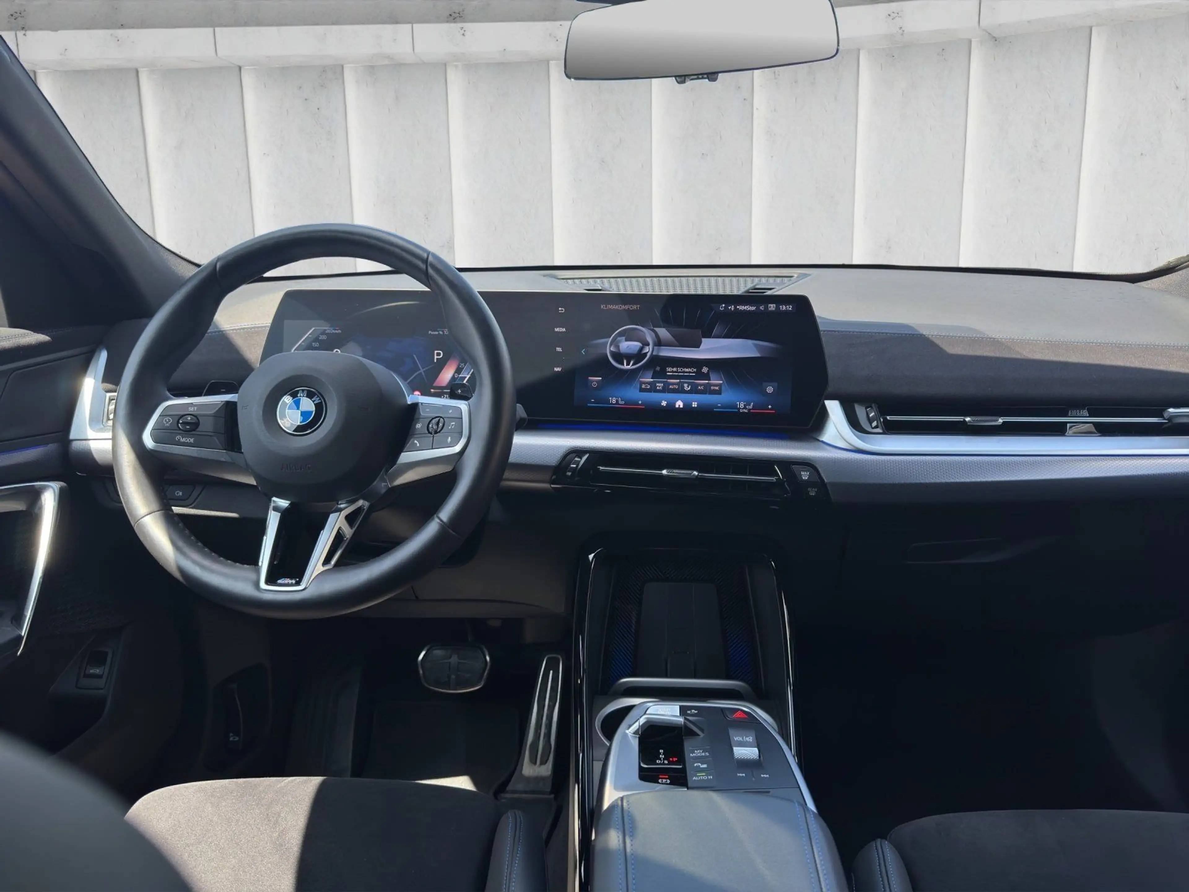 BMW X2 sDrive 18d M-Sportpaket Digitaltacho Kamera — photo 14