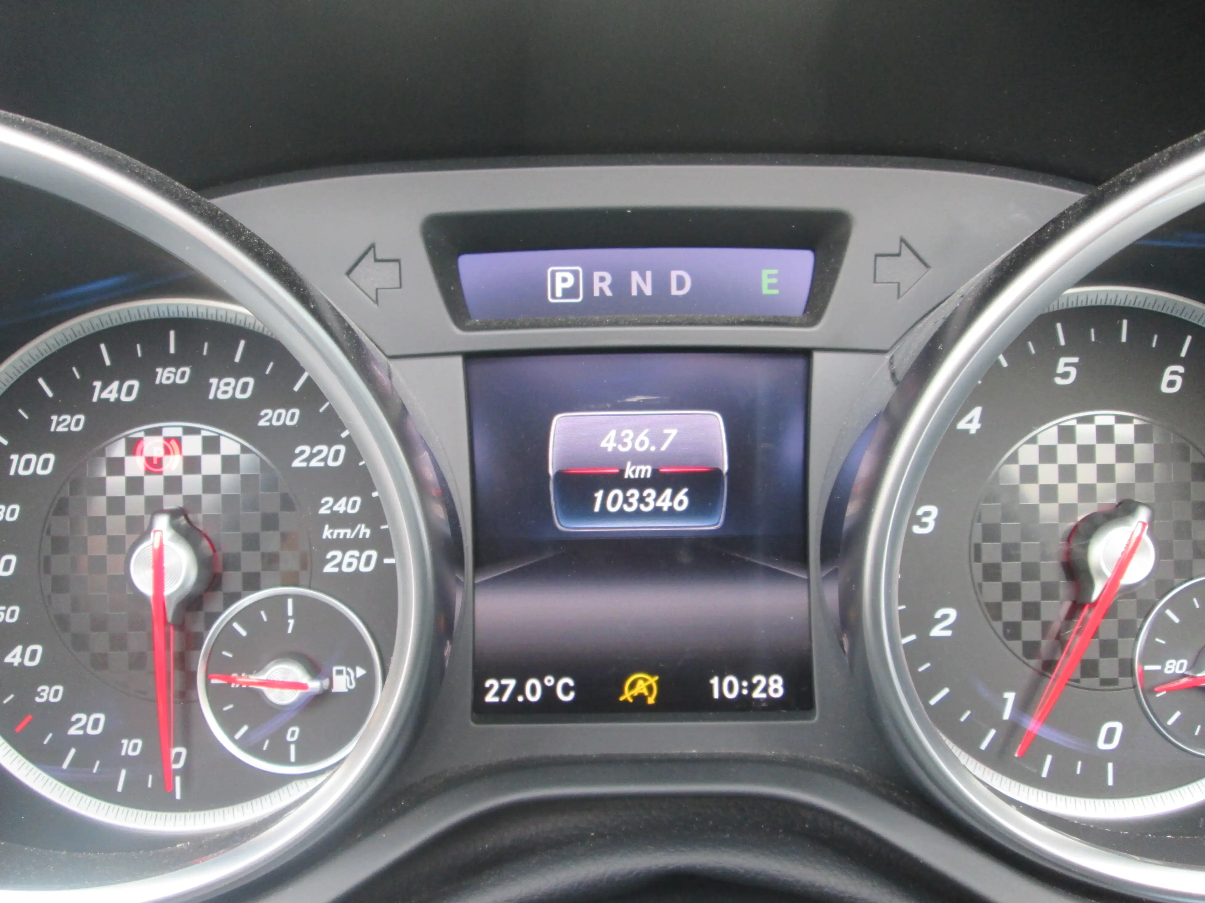 Mercedes-Benz SLC 180 RED ART EDITION — photo 8