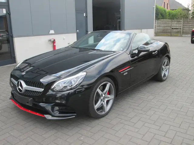 Mercedes-Benz SLC 180 RED ART EDITION