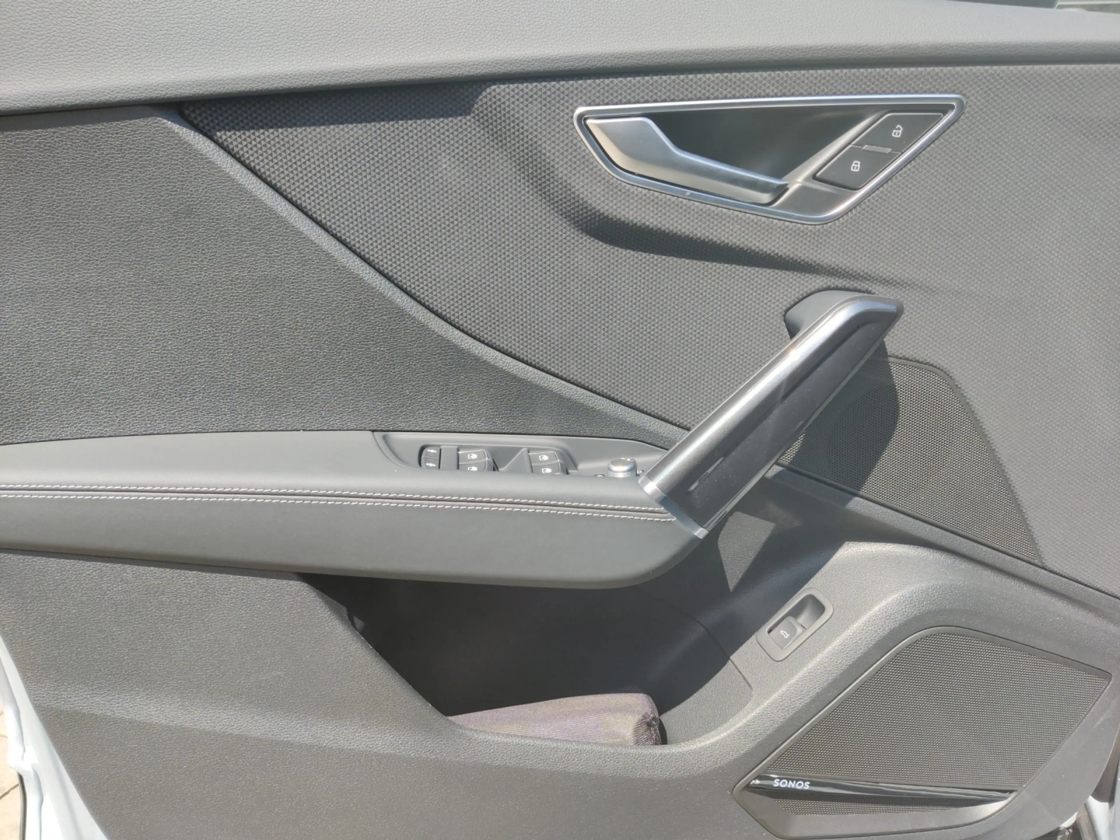 Audi SQ2 2.0 TFSI quattro Sonos; Matrix Pano; AKTION! — photo 13