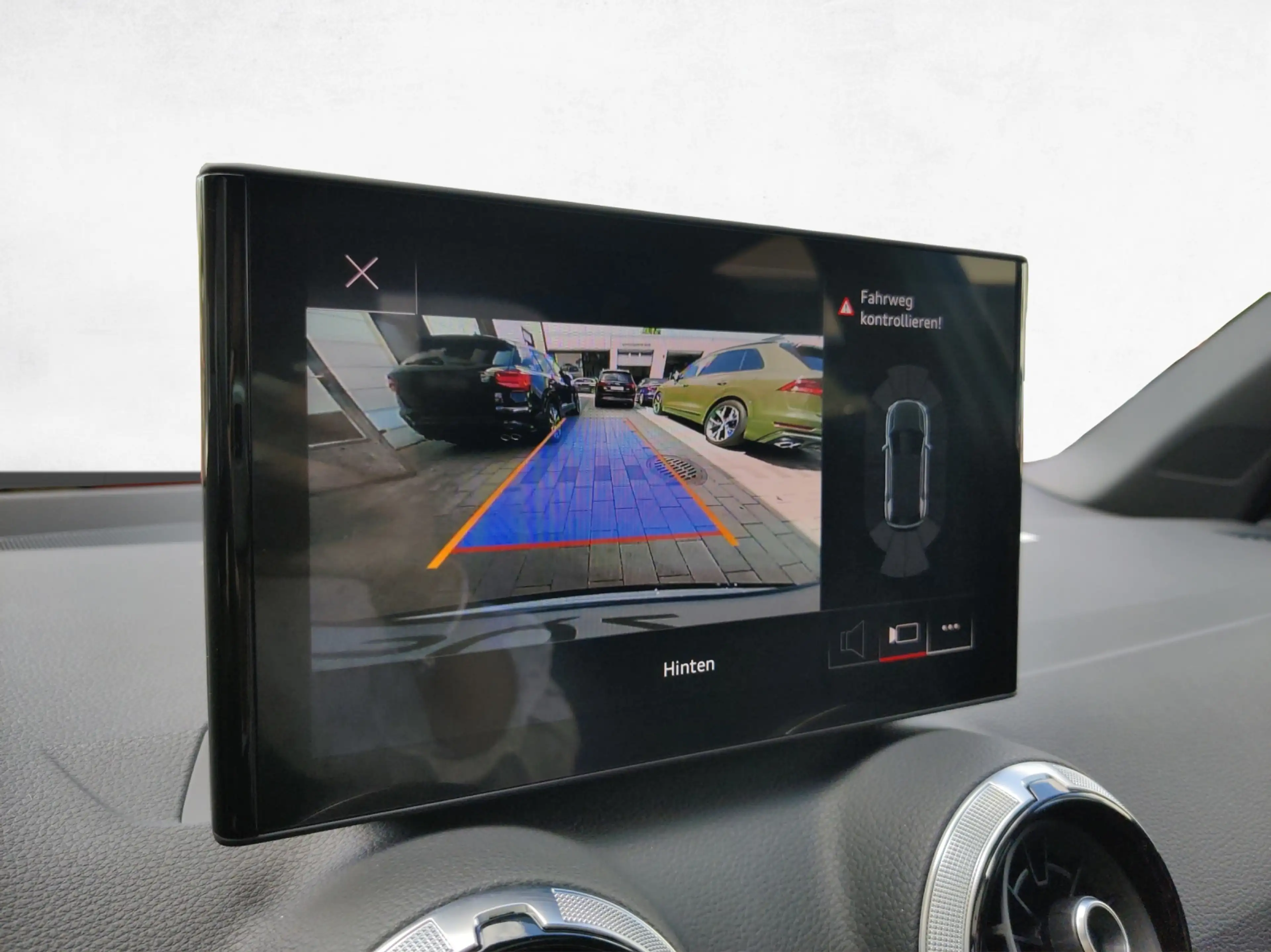 Audi SQ2 2.0 TFSI quattro Sonos; Matrix Pano; AKTION! — photo 11