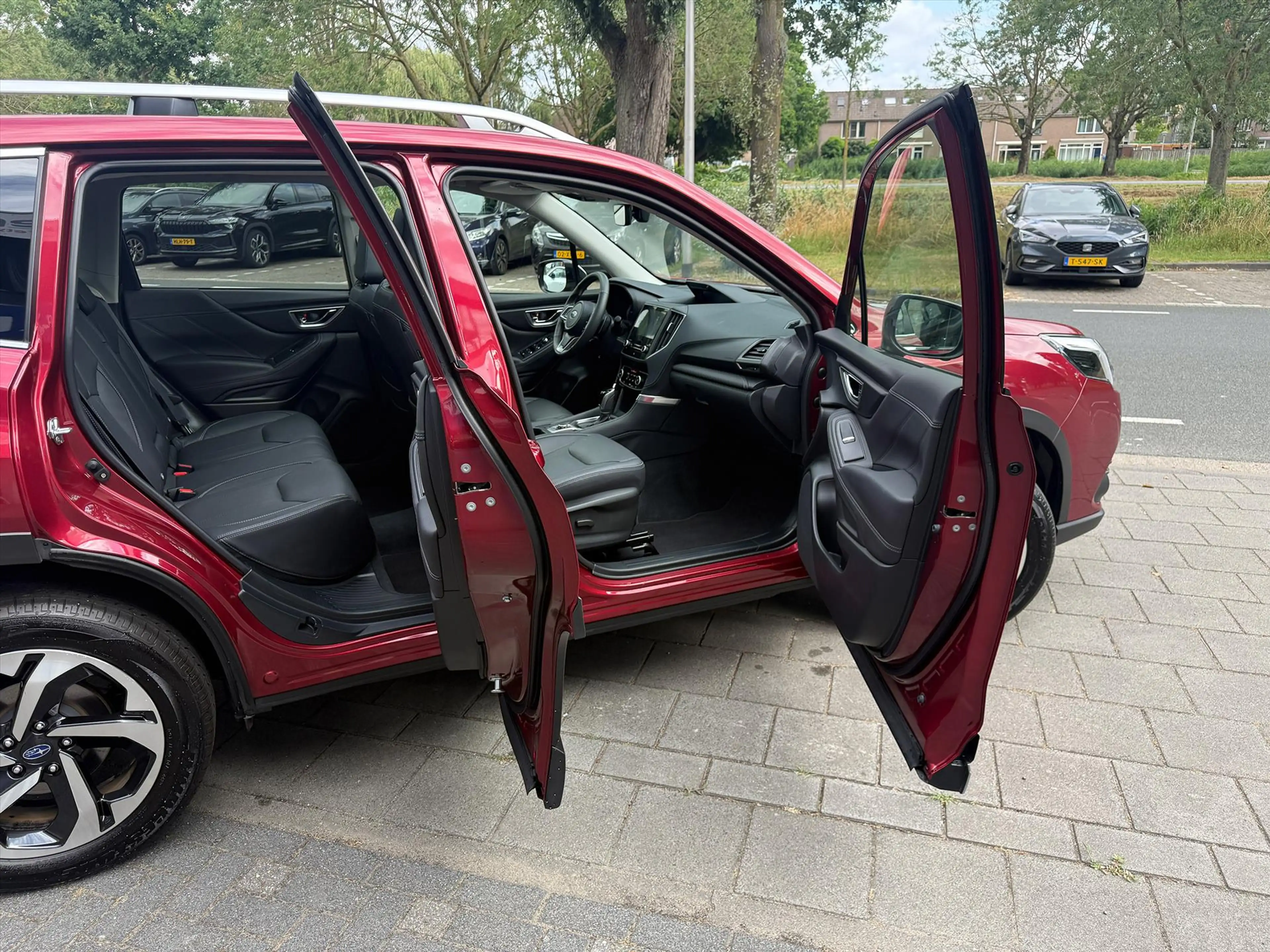 Subaru Forester 2.0i e-BOXER 150pk CVT Premium | Pano | Leder | Tr — photo 15