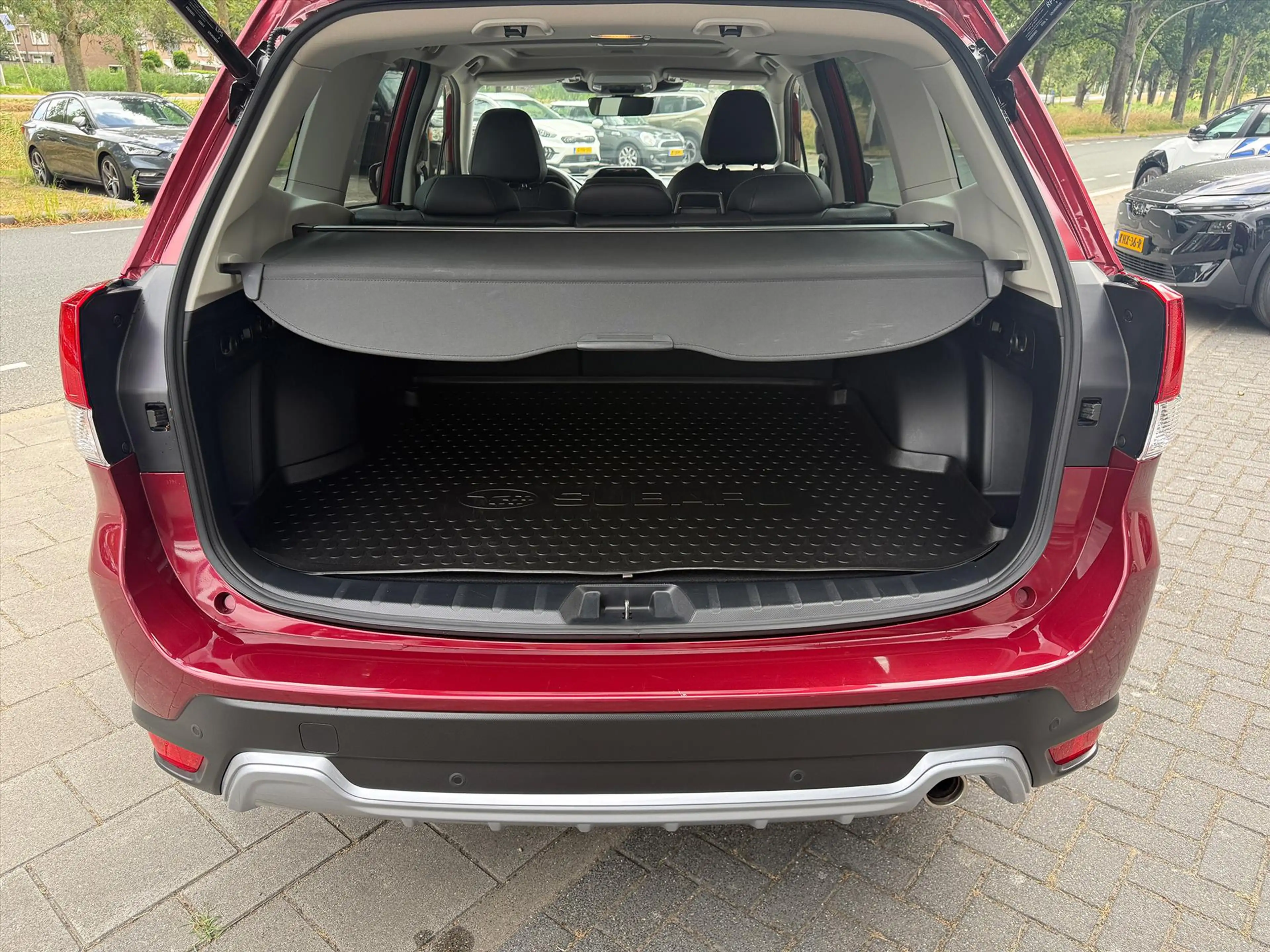 Subaru Forester 2.0i e-BOXER 150pk CVT Premium | Pano | Leder | Tr — photo 11