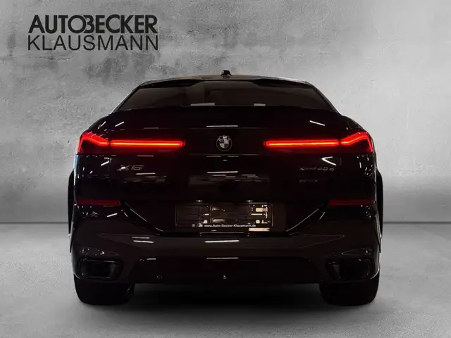 BMW X6 view 6