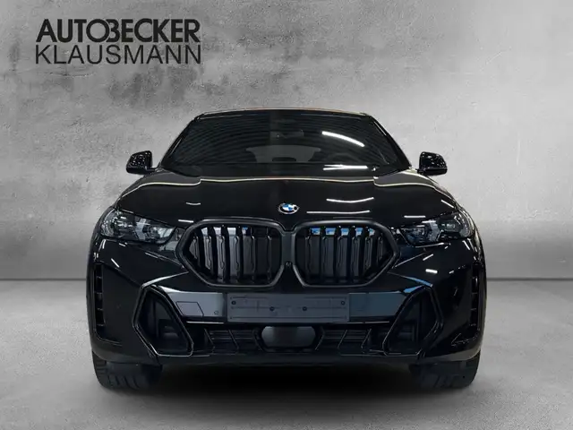 BMW X6 view 5