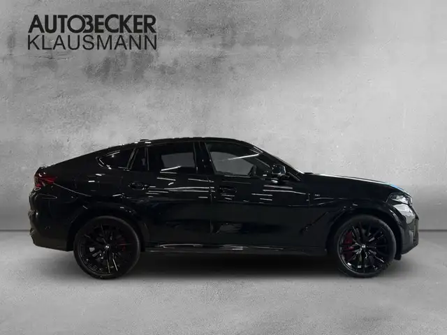 BMW X6 view 4