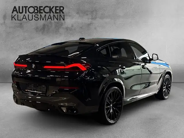 BMW X6 view 2