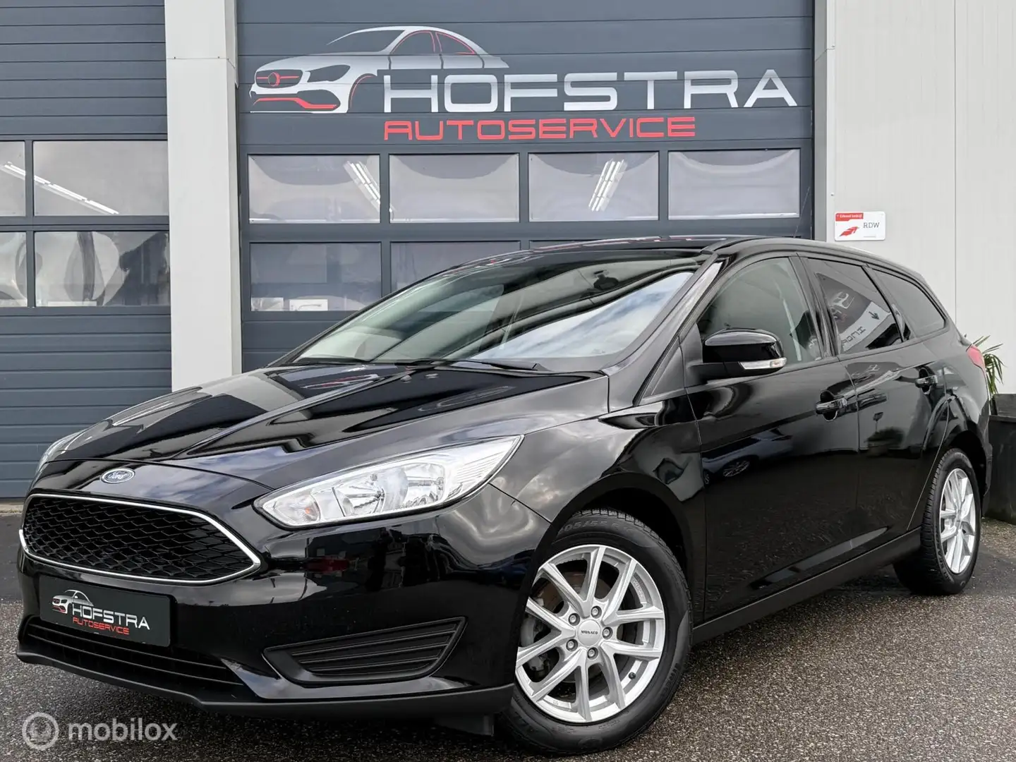 Ford Focus Wagon 1.0 Trend Stoel/Stuurverwarming Airco Negro - 1