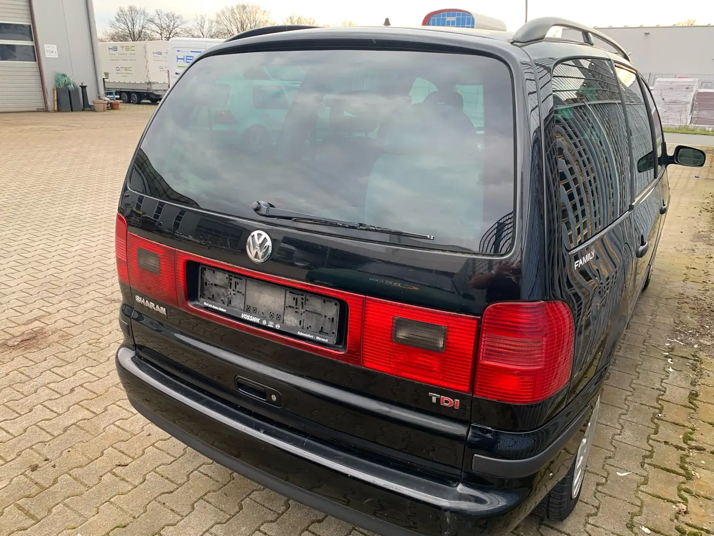 Volkswagen Sharan 1.9 TDI Comfortline Family Fekete - 2