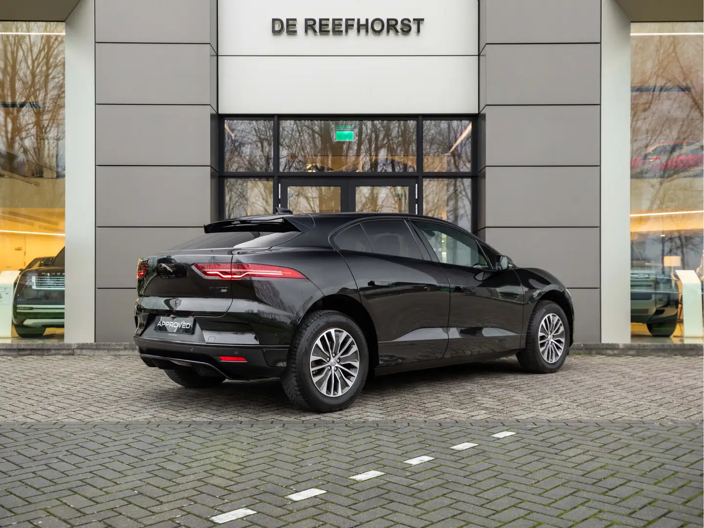 Jaguar I-Pace EV400 S 90 kWh | 11-2021 | Stuurwiel Verwarmd | Ap Schwarz - 2