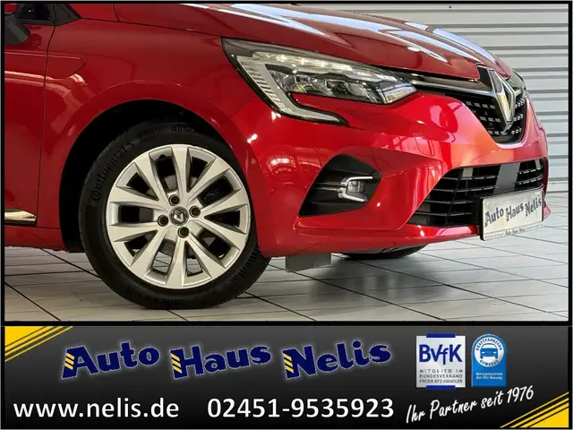 Renault Clio view 2
