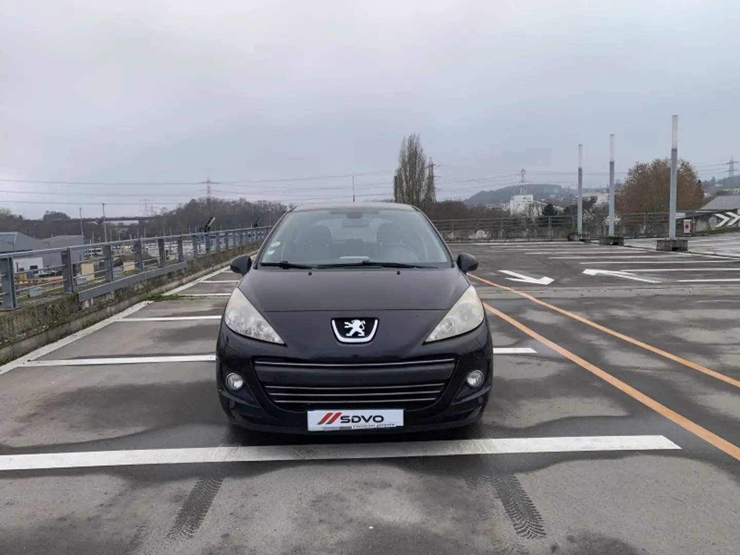 Peugeot 207 1.6 HDI90 PREMIUM 5P Black - 1