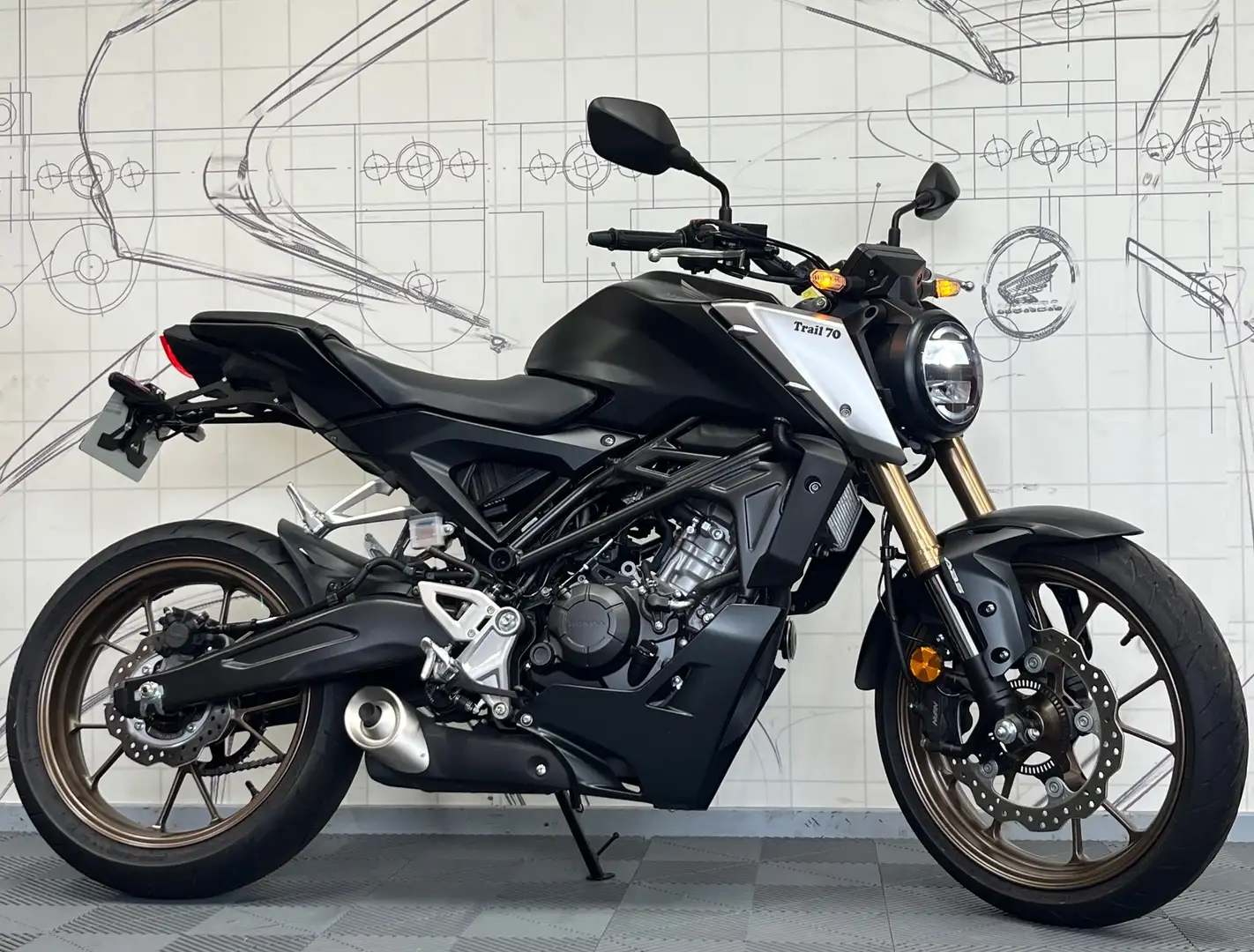 Honda CB 125 Schwarz - 1