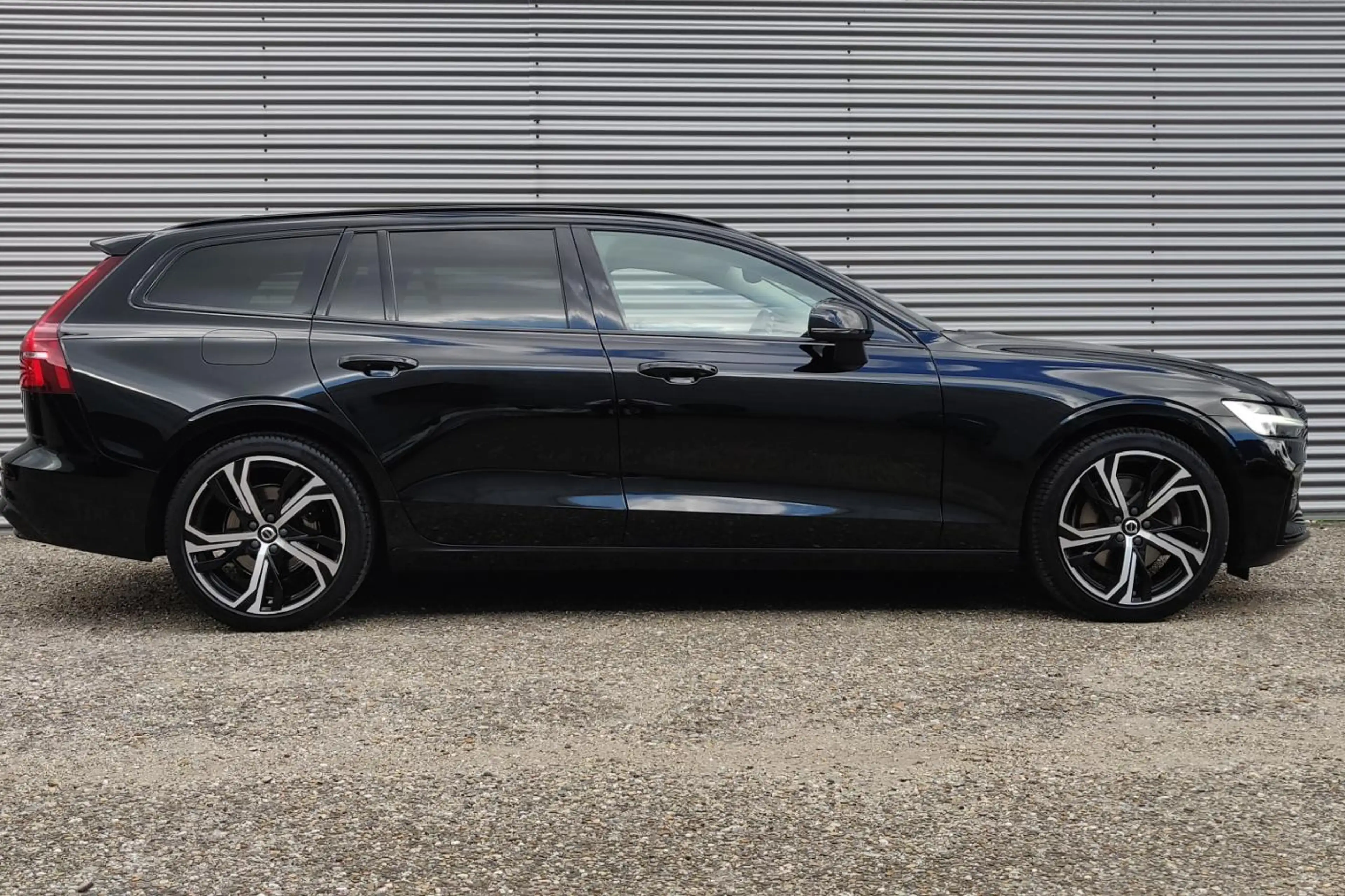 Volvo V60 2.0 B4 Plus Dark | Trekhaak | Lederen bekleding | — photo 6