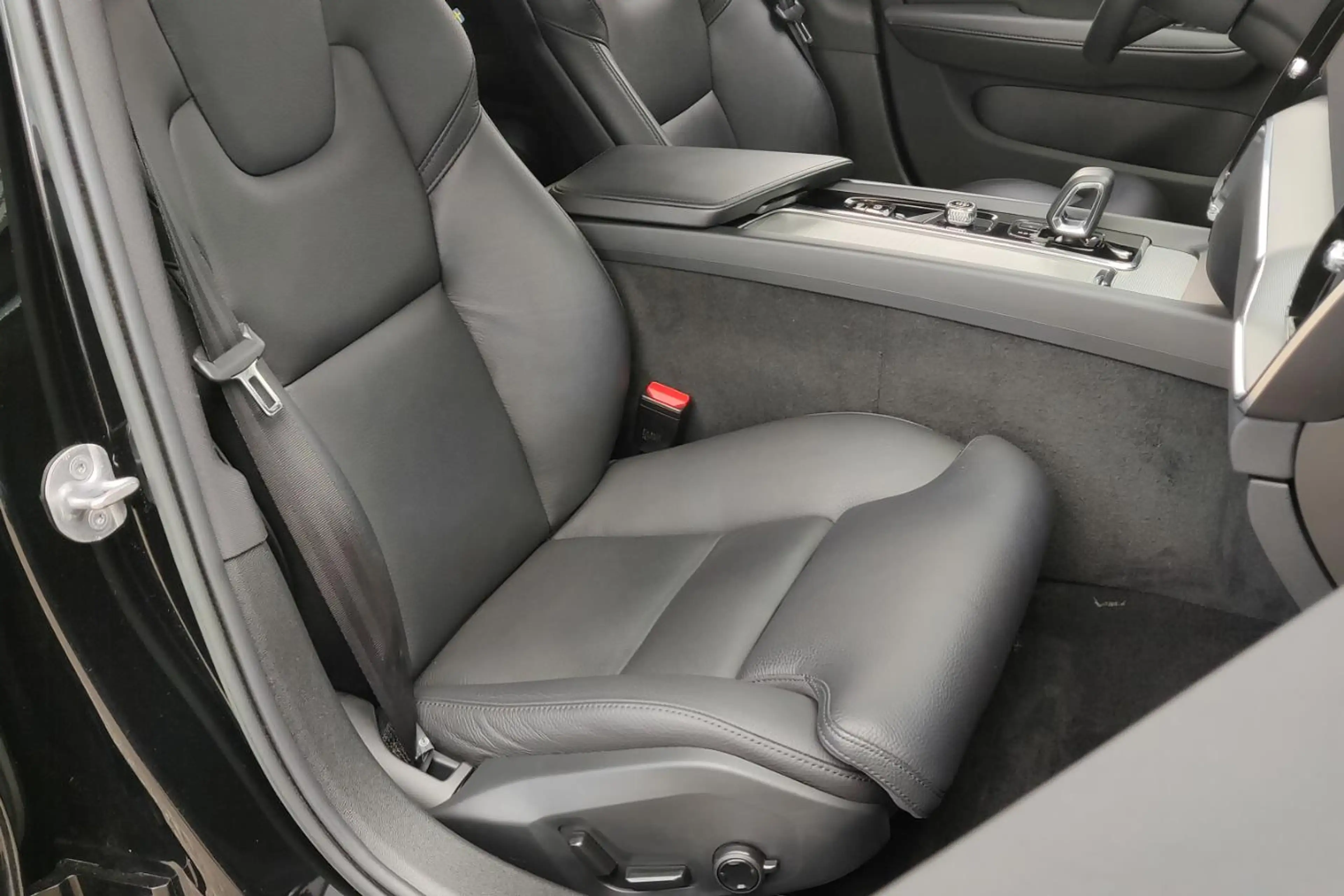 Volvo V60 2.0 B4 Plus Dark | Trekhaak | Lederen bekleding | — photo 10