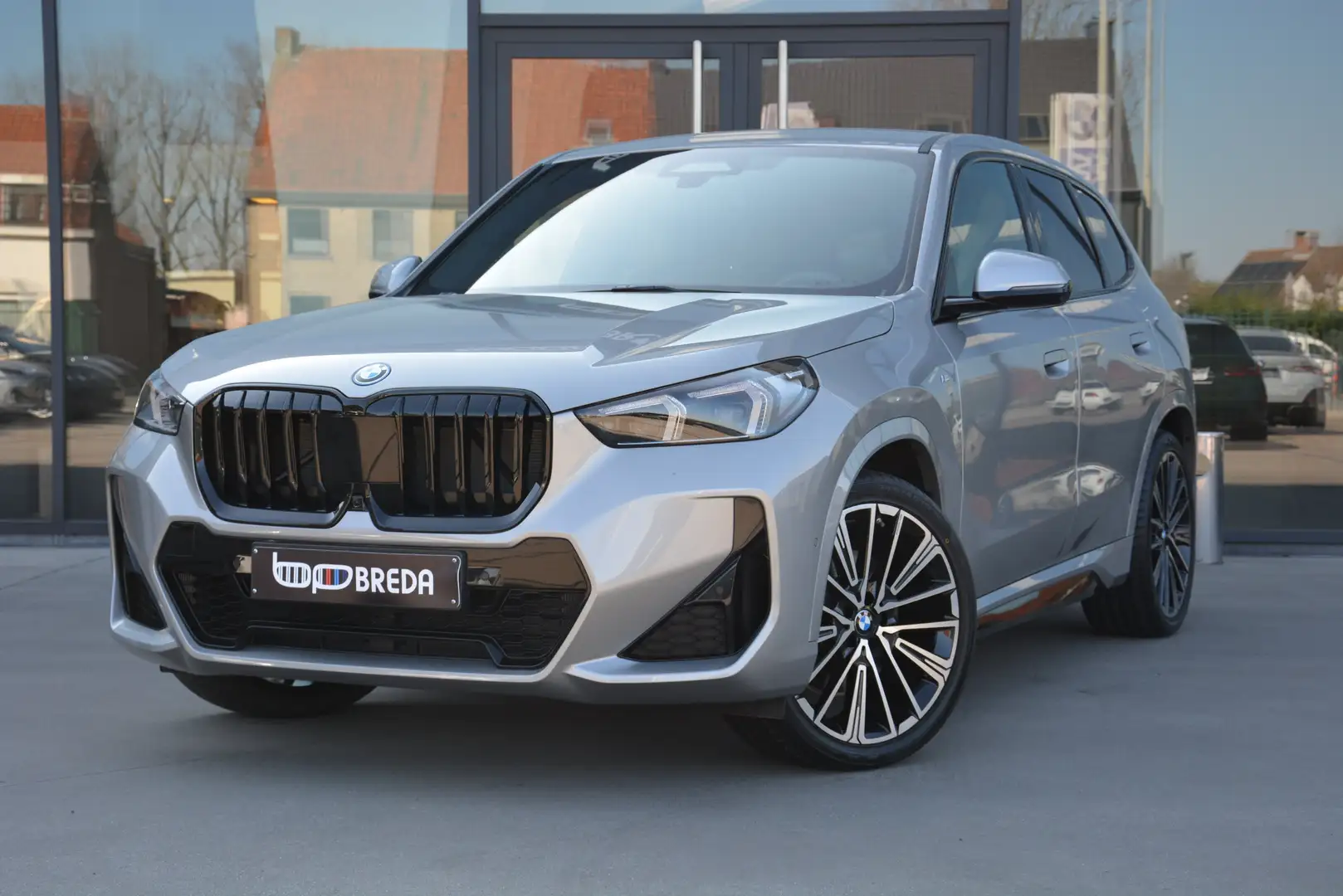 BMW iX1 xDrive30 M-Sport/360°Cam/HUD/Keyless/Alu's 20" Argent - 2