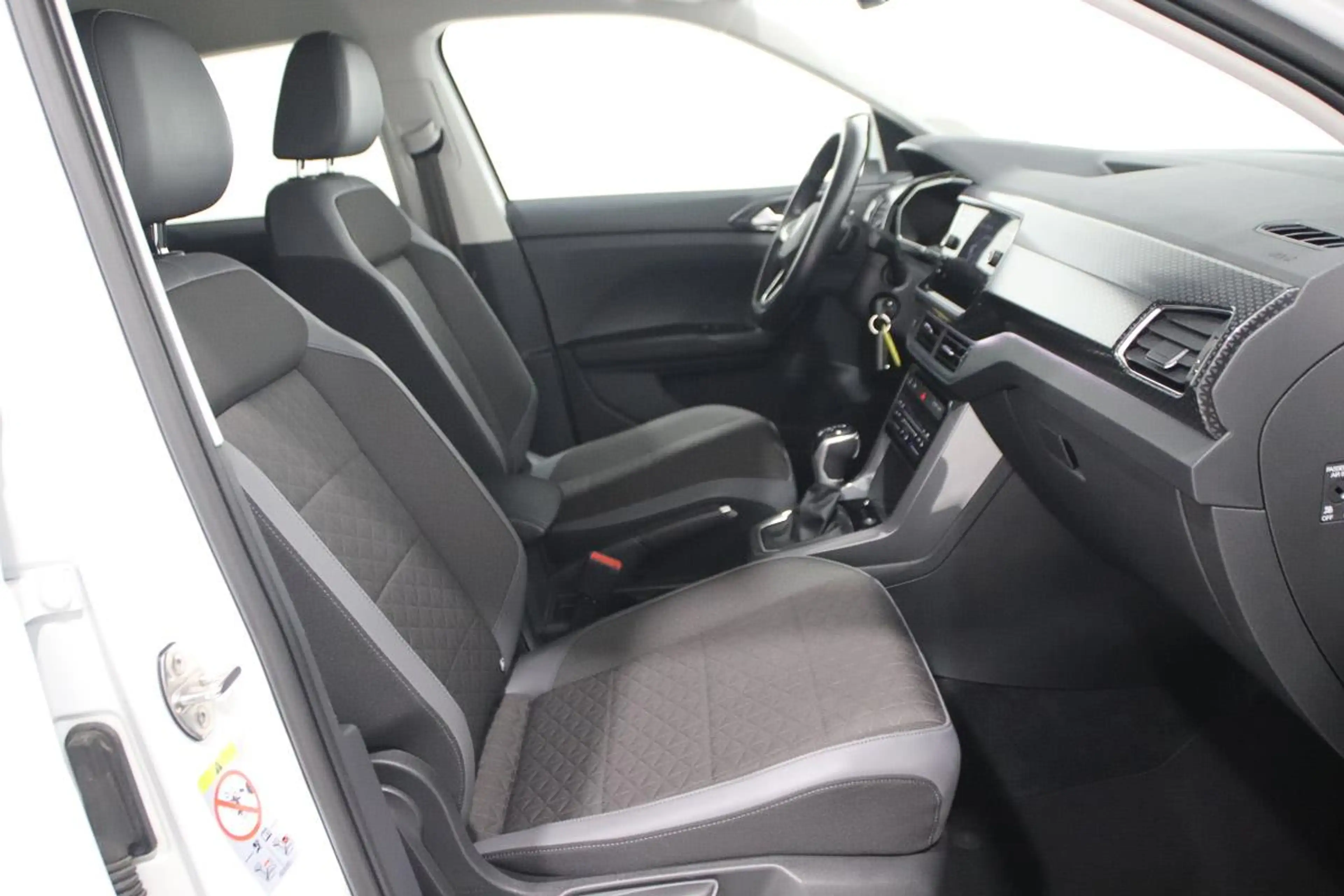 Volkswagen T-Cross 1.0 TSI 110 DSG LED CARPLAY RADAR JA17 — photo 8