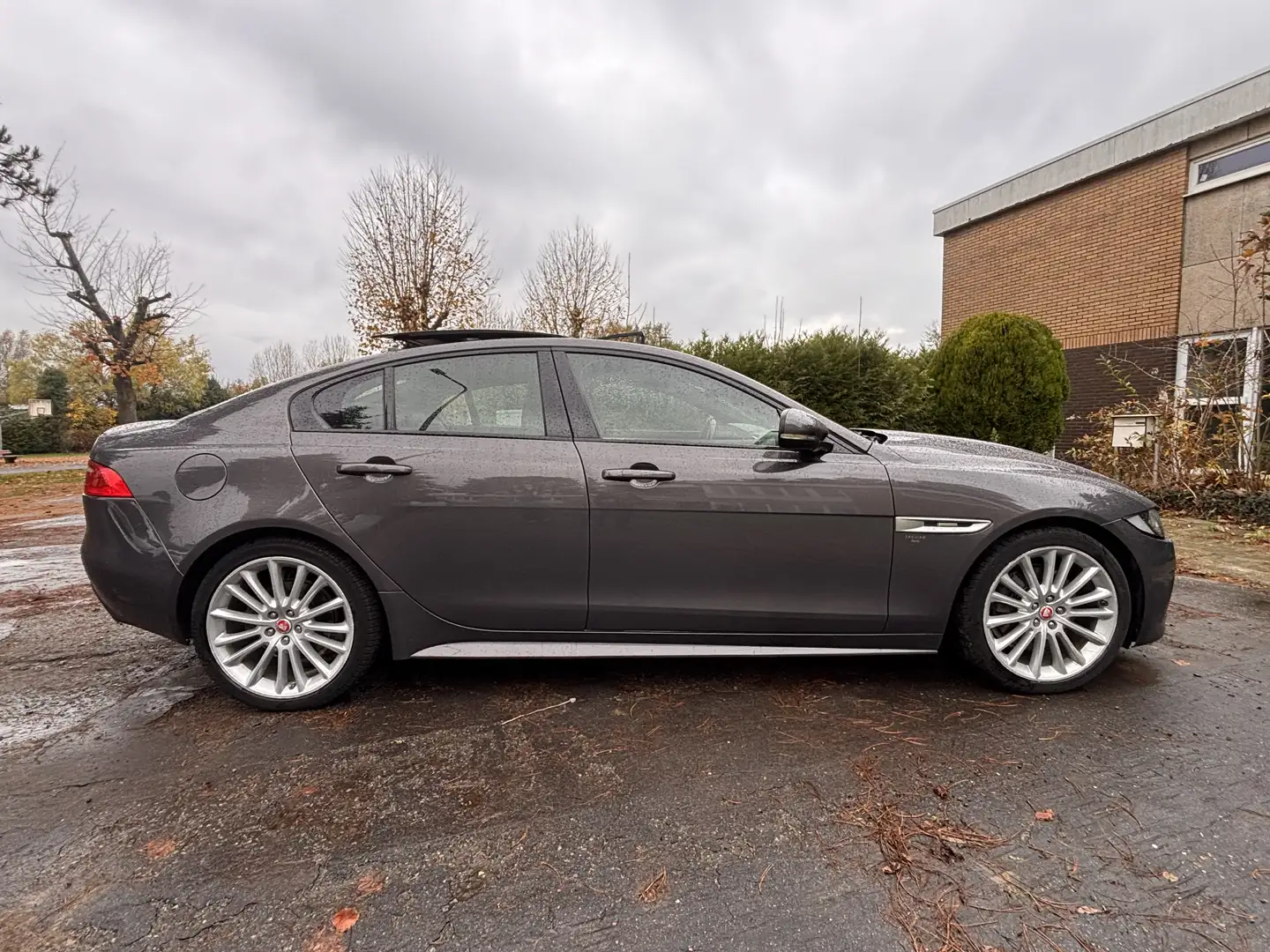 Jaguar XE 20t  2.0 benzine/automaat/opendak/euro6/ - 2