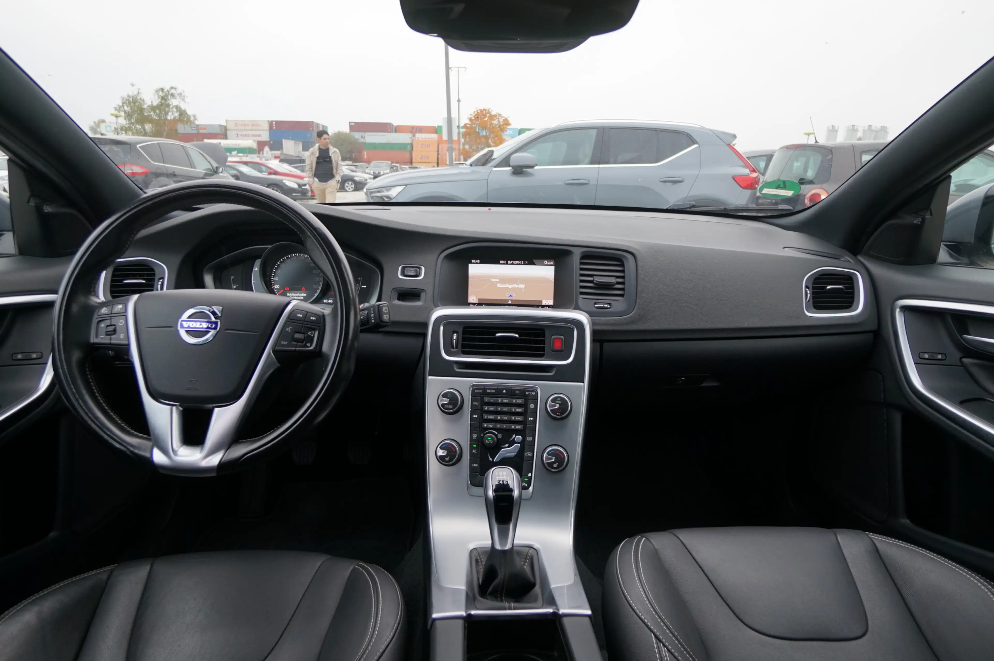 Volvo V60 D3 Kombi Linje Svart |KD lückenlos| |Kamera| — photo 8
