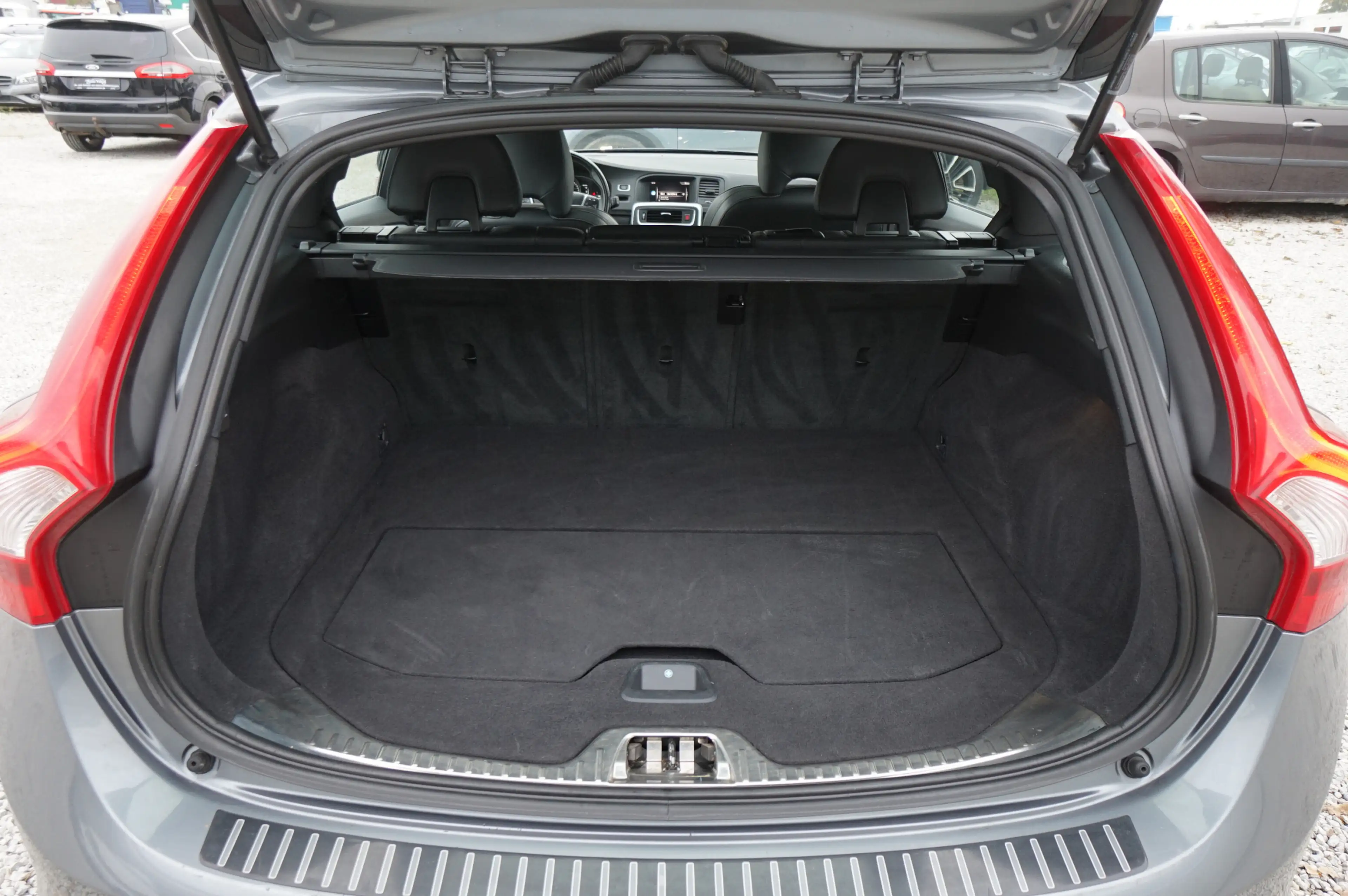 Volvo V60 D3 Kombi Linje Svart |KD lückenlos| |Kamera| — photo 7