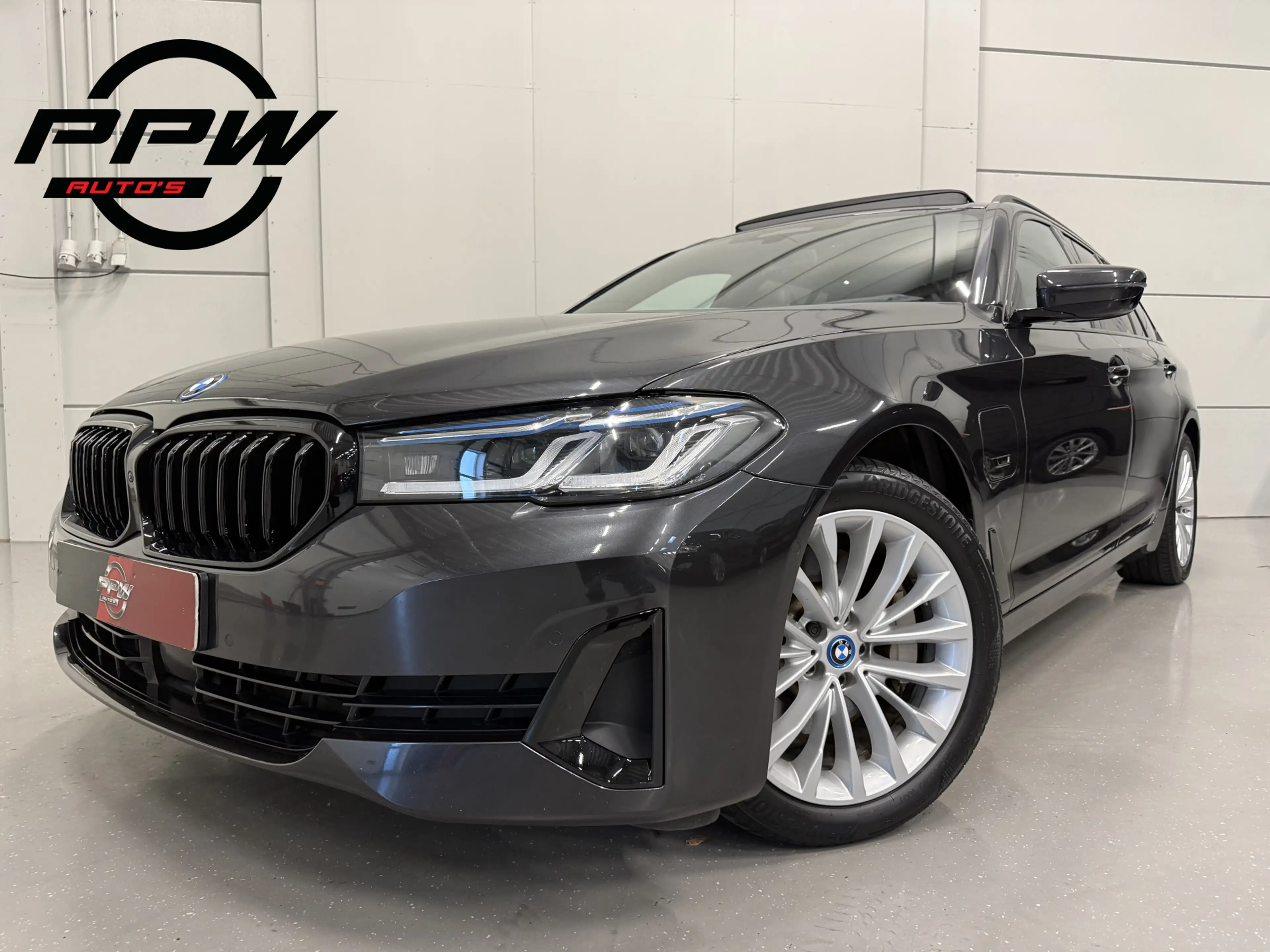 BMW 530 5-serie Touring 530e xDrive High exe PANO/TREKHAAK