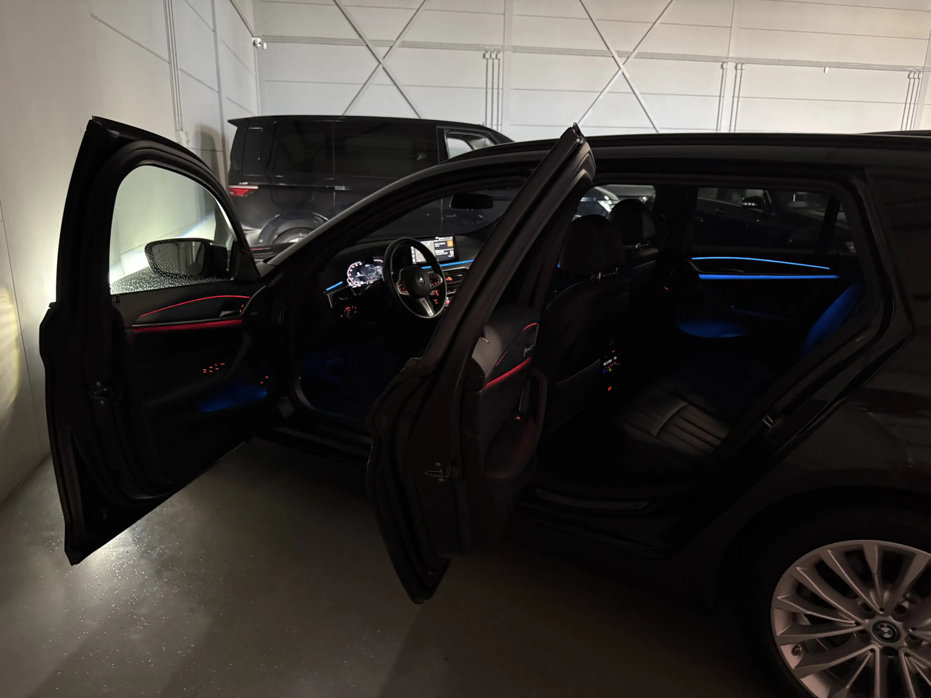 BMW 530 5-serie Touring 530e xDrive High exe PANO/TREKHAAK — photo 42