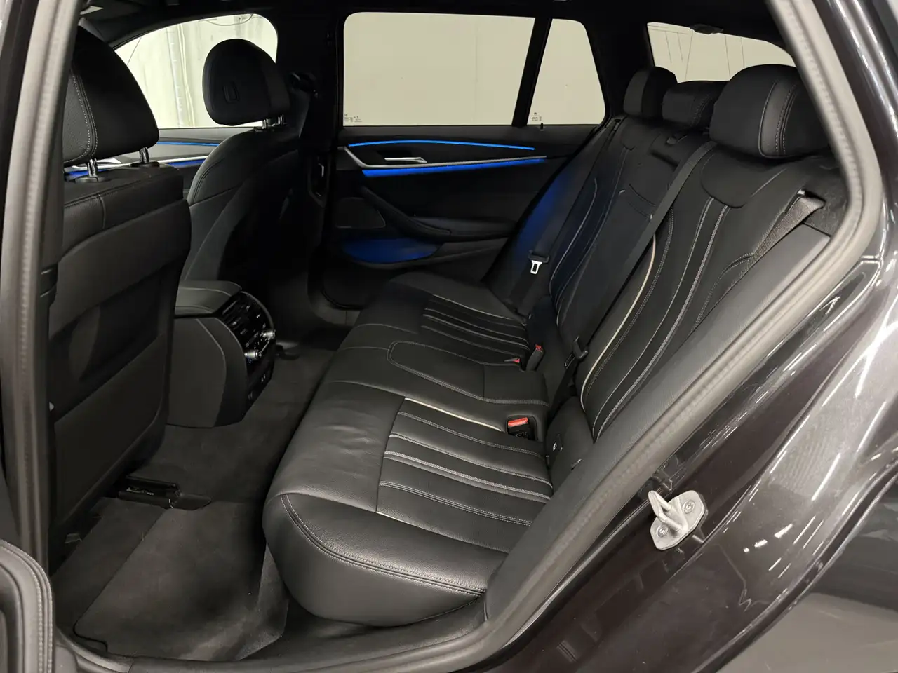 BMW 530 5-serie Touring 530e xDrive High exe PANO/TREKHAAK, миниатюра 13