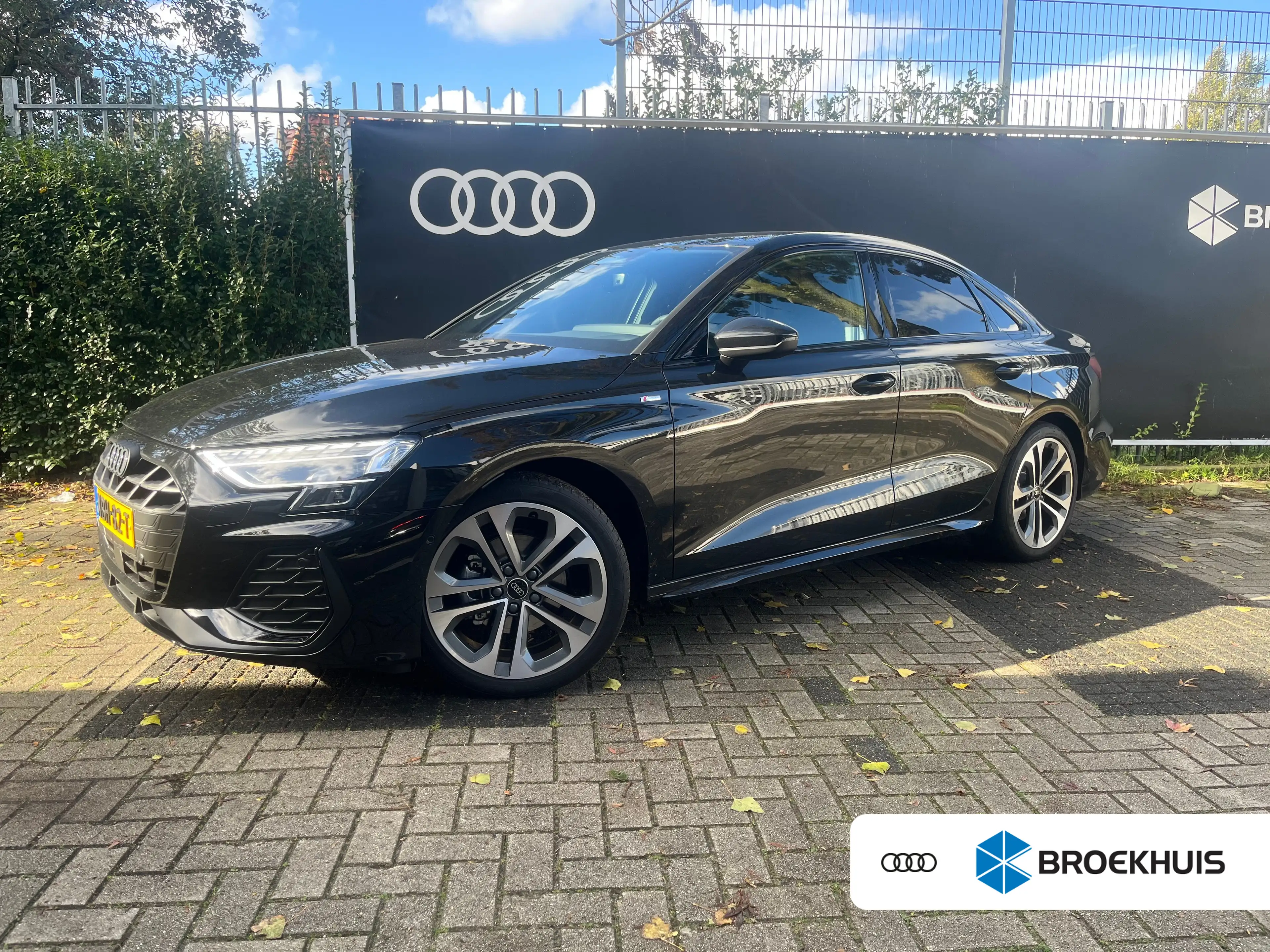 Audi A3 Limousine 35 TFSI S edition | 18 inch velgen | Son