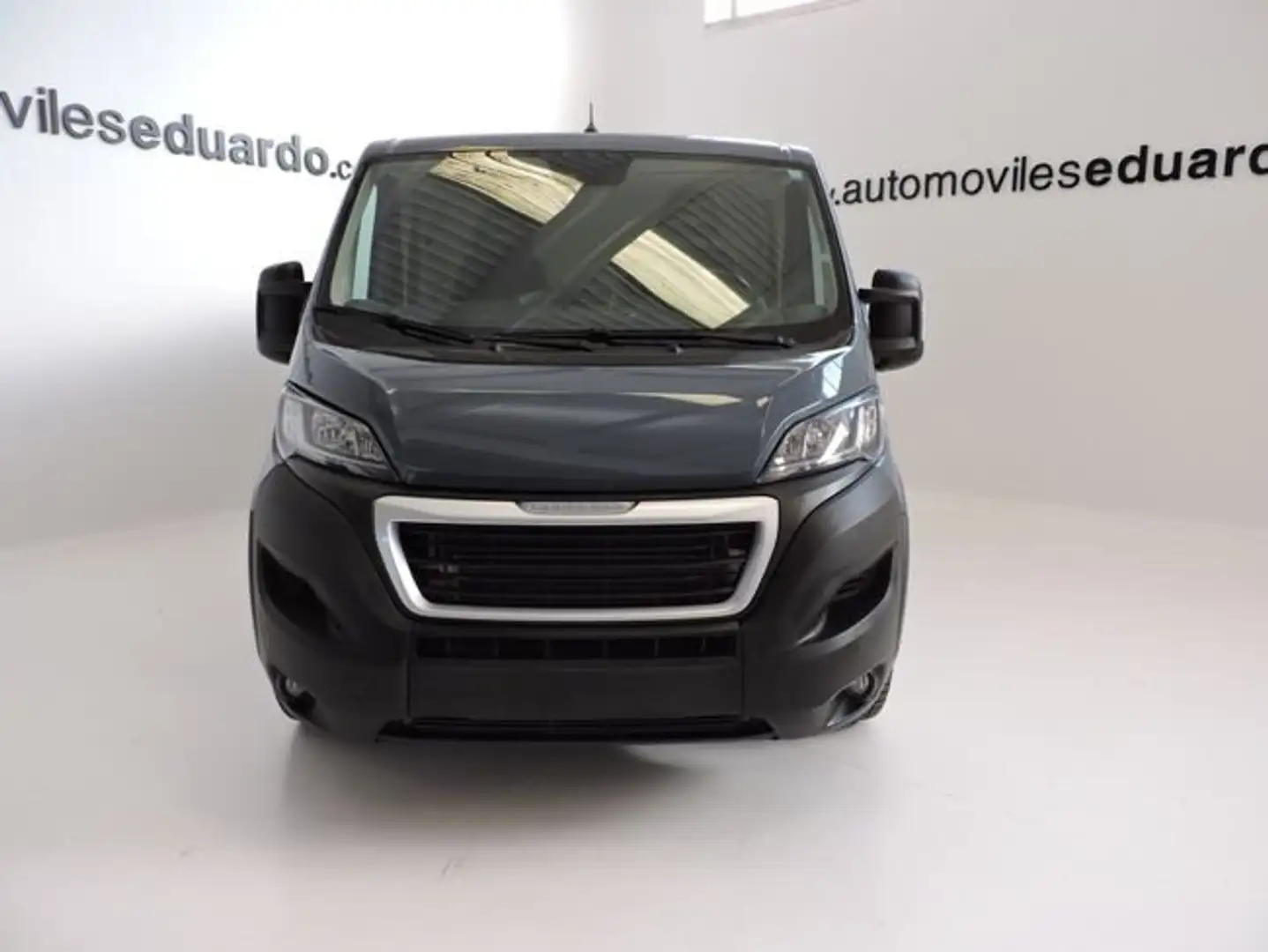 Peugeot Boxer Furgón 2.2BlueHDI 333 L2H1 S&S 120 Azul - 2