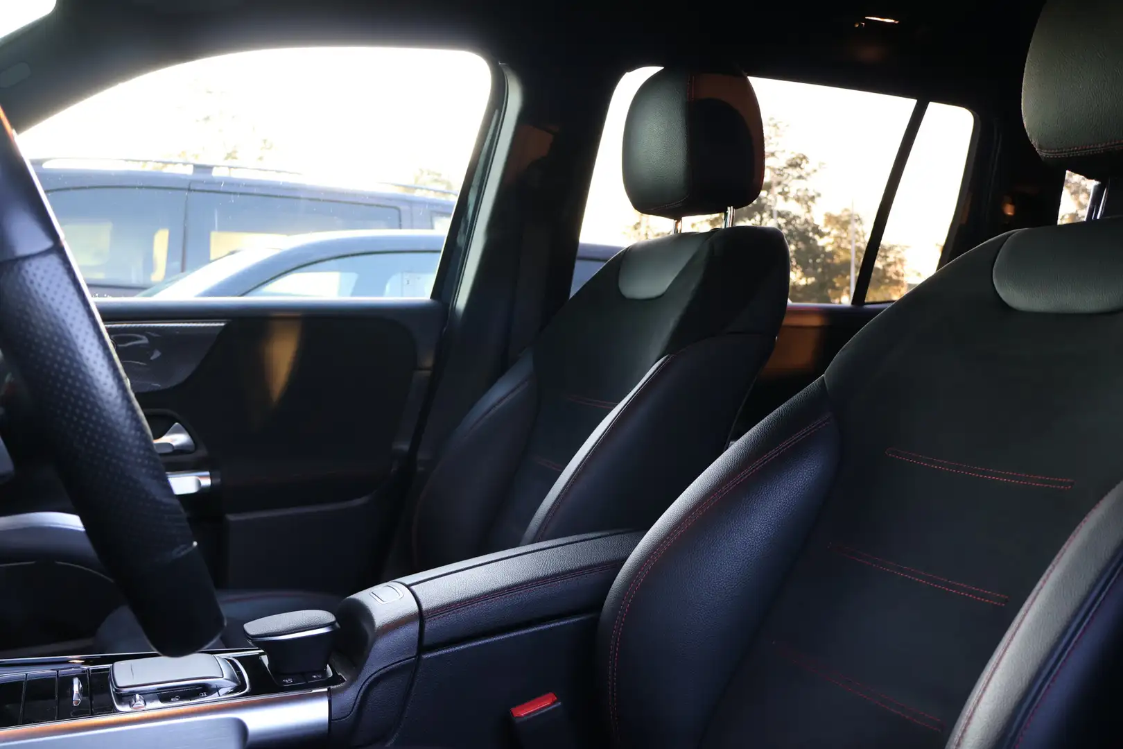 Mercedes-Benz GLB 35 AMG 4MATIC l 306 PK l MBUX l Camera l LED l Wegklapbar Bleu - 2