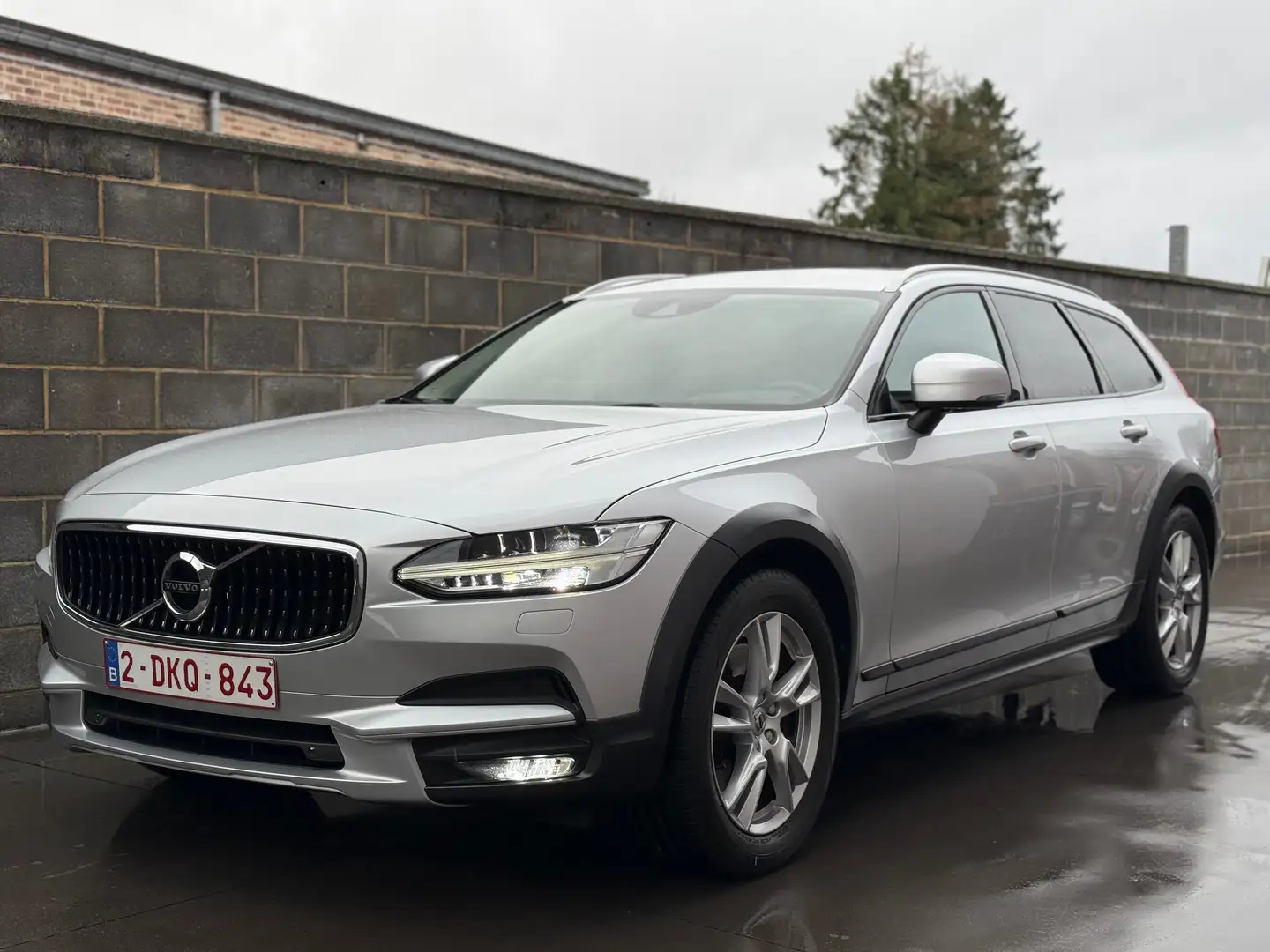 Volvo V90 Cross Country 2.0 D4 4x4 Geartronic Zilver - 2