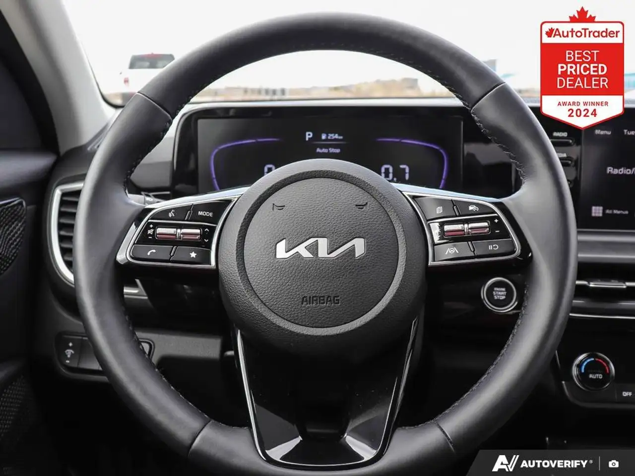 Kia Seltos снимка Kia Seltos