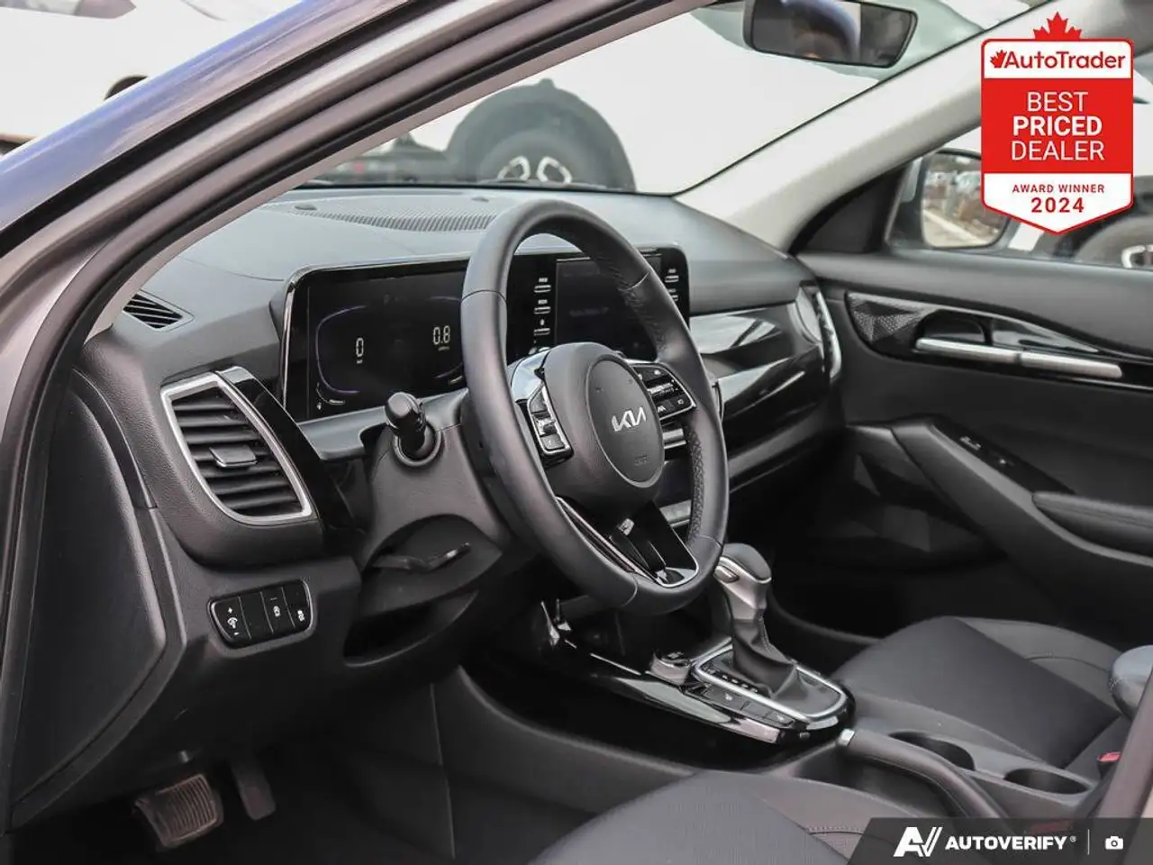 Kia Seltos снимка Kia Seltos